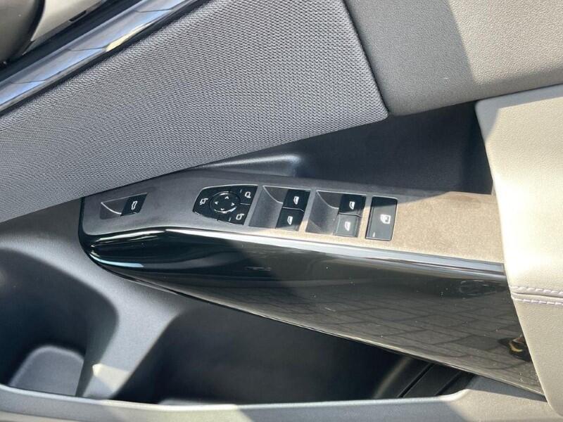 BMW X3 view 24