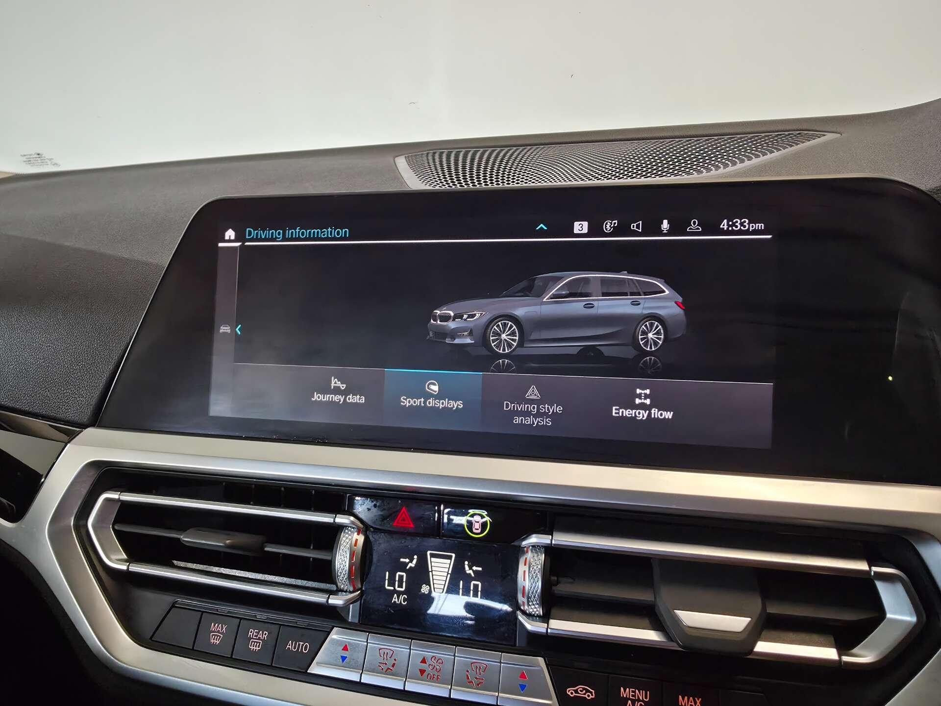 BMW 3 Series view 45