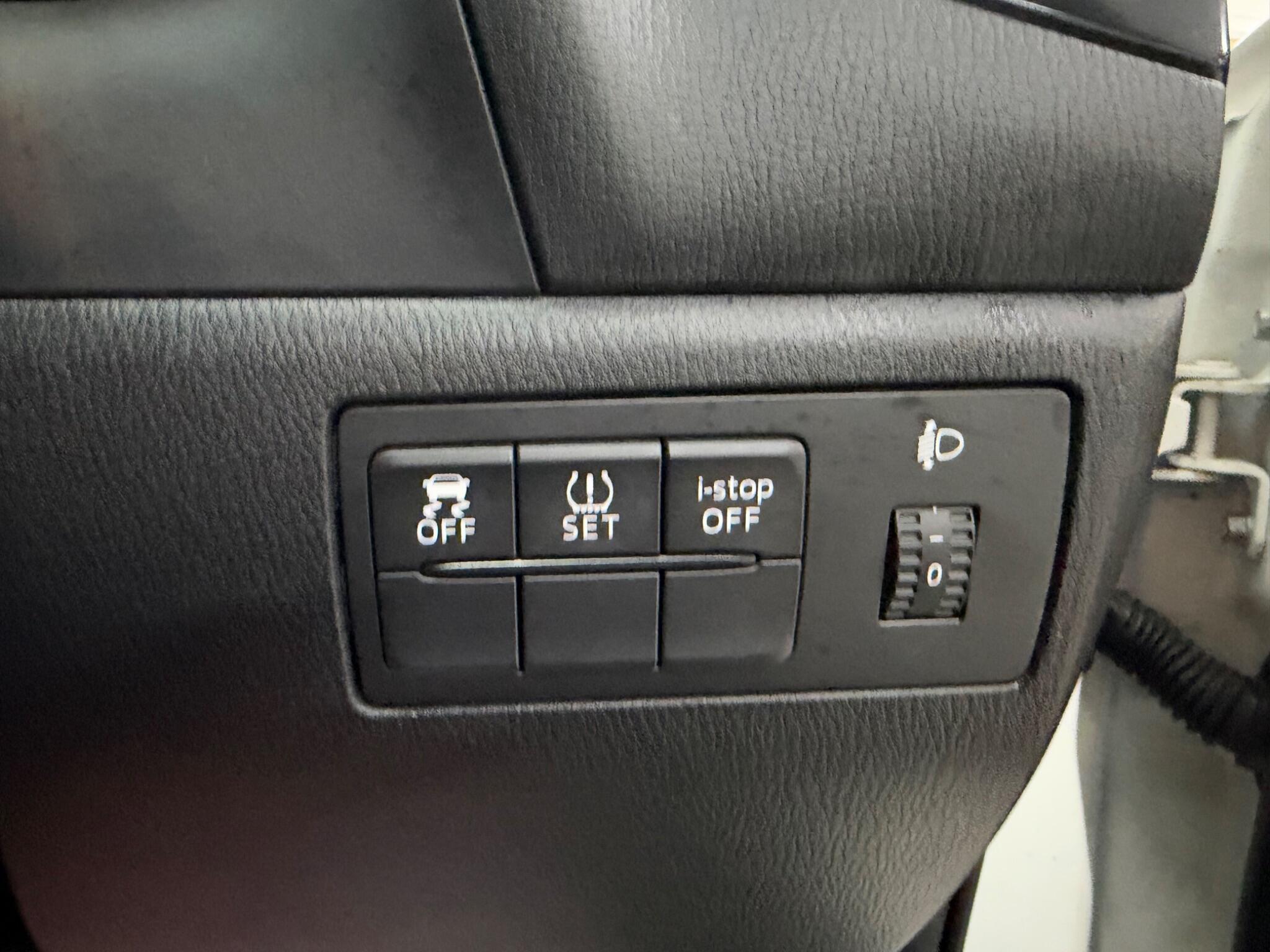 Mazda Mazda3 view 23