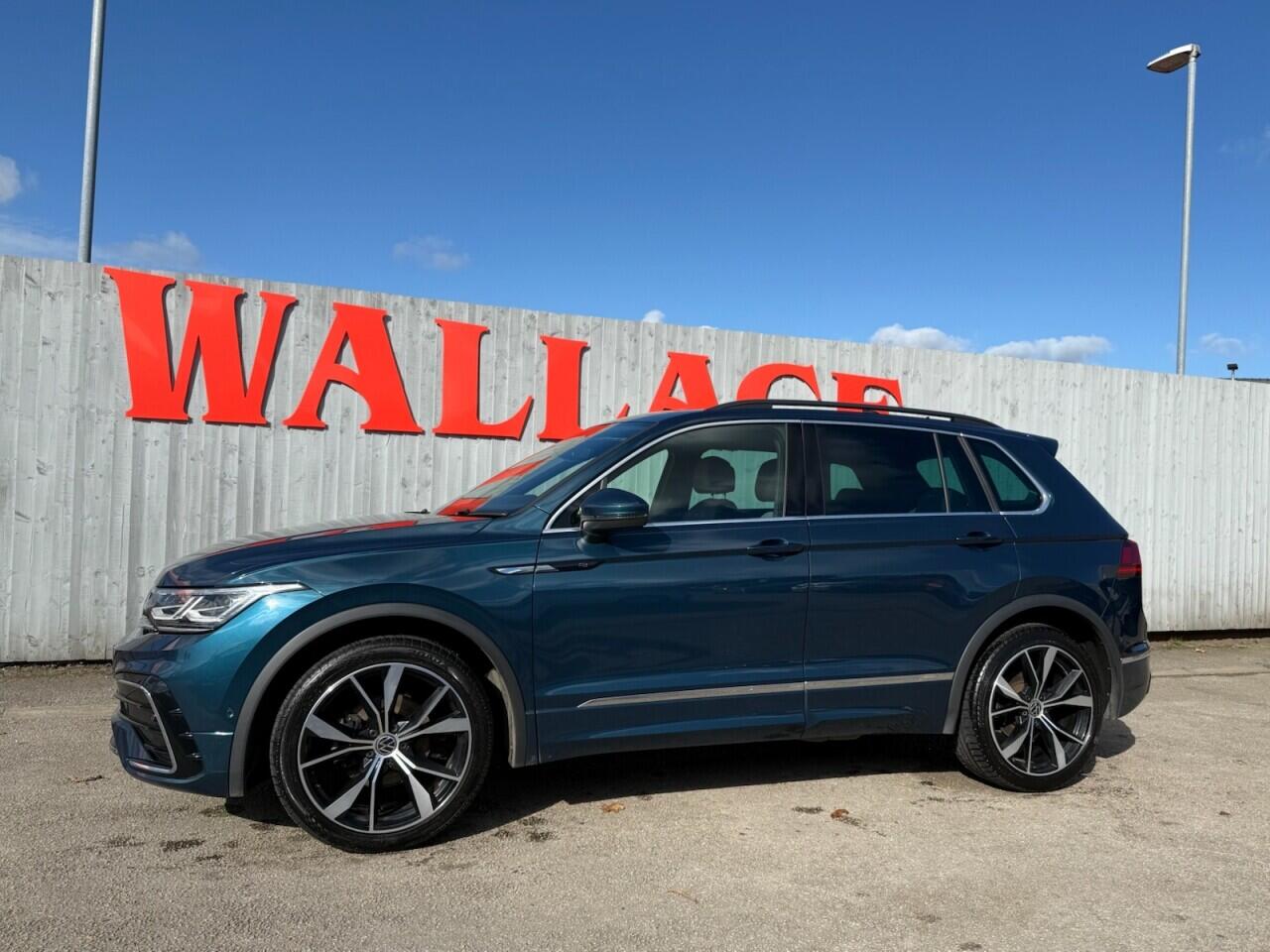 Volkswagen Tiguan view 5