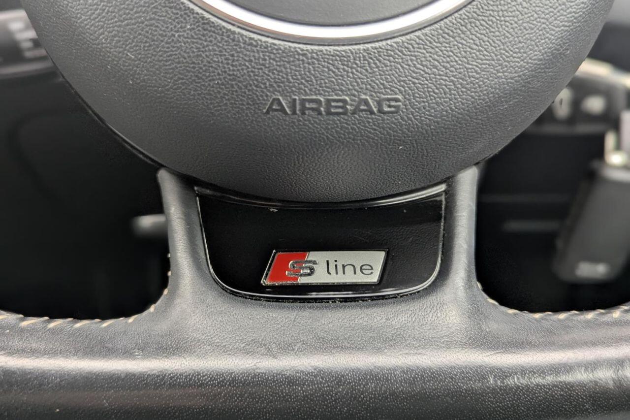 Audi Q3 view 33