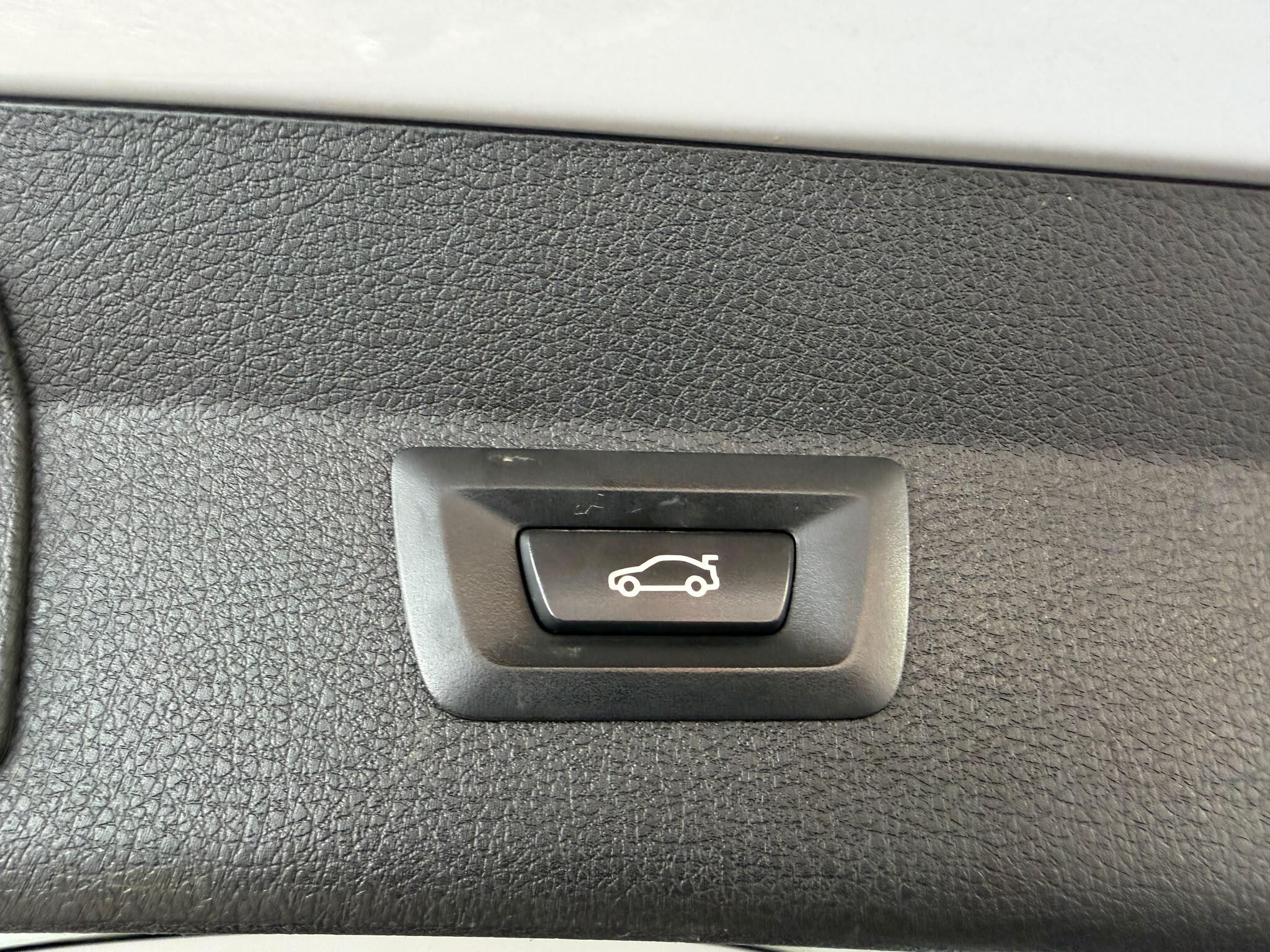 BMW 2 Series view 26