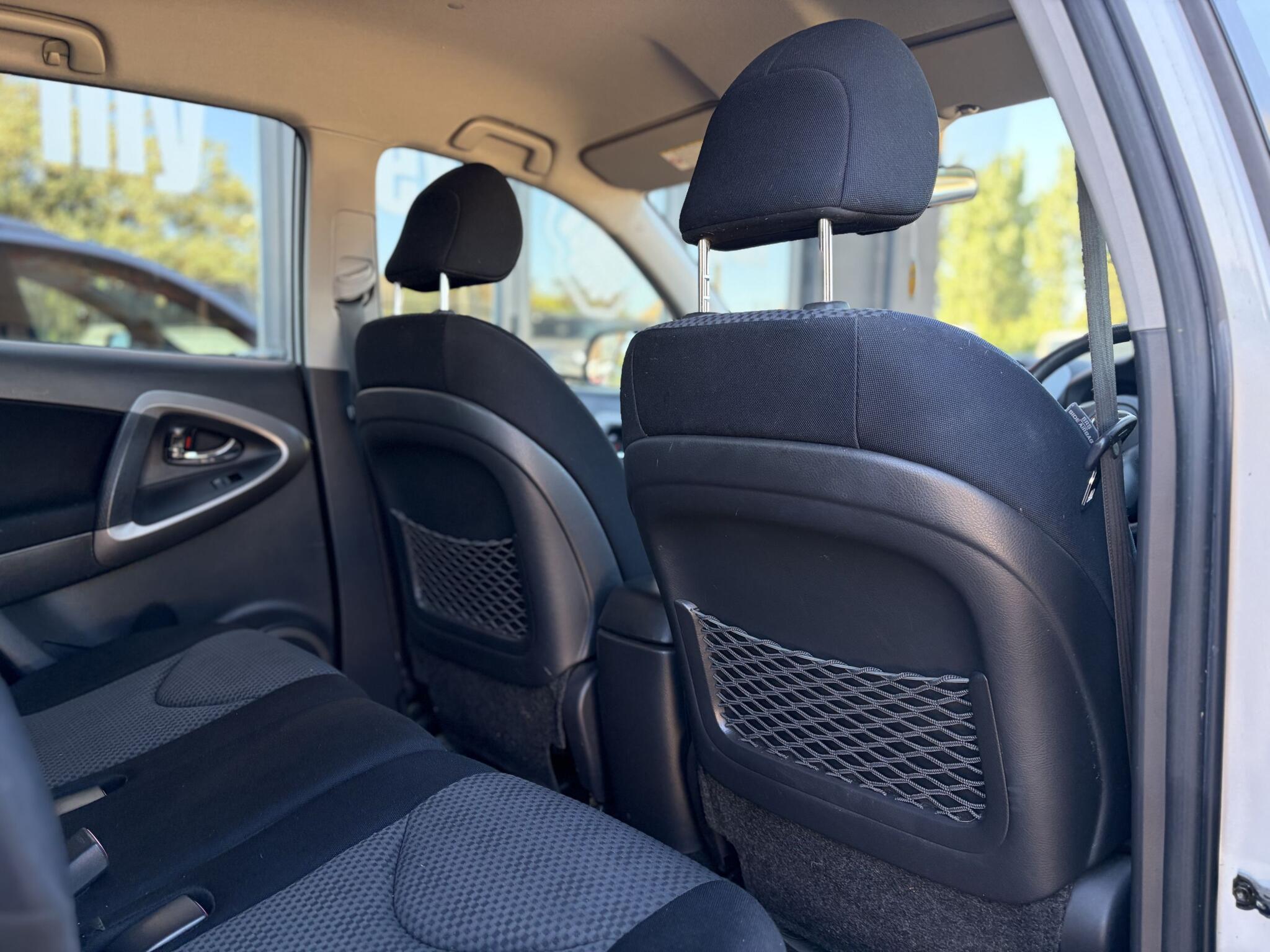 Toyota Rav4 view 18