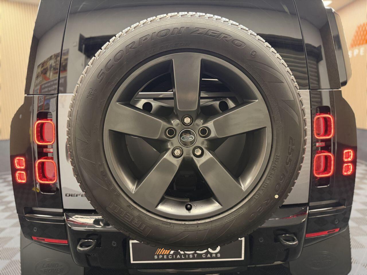 Land Rover Defender 110 view 22