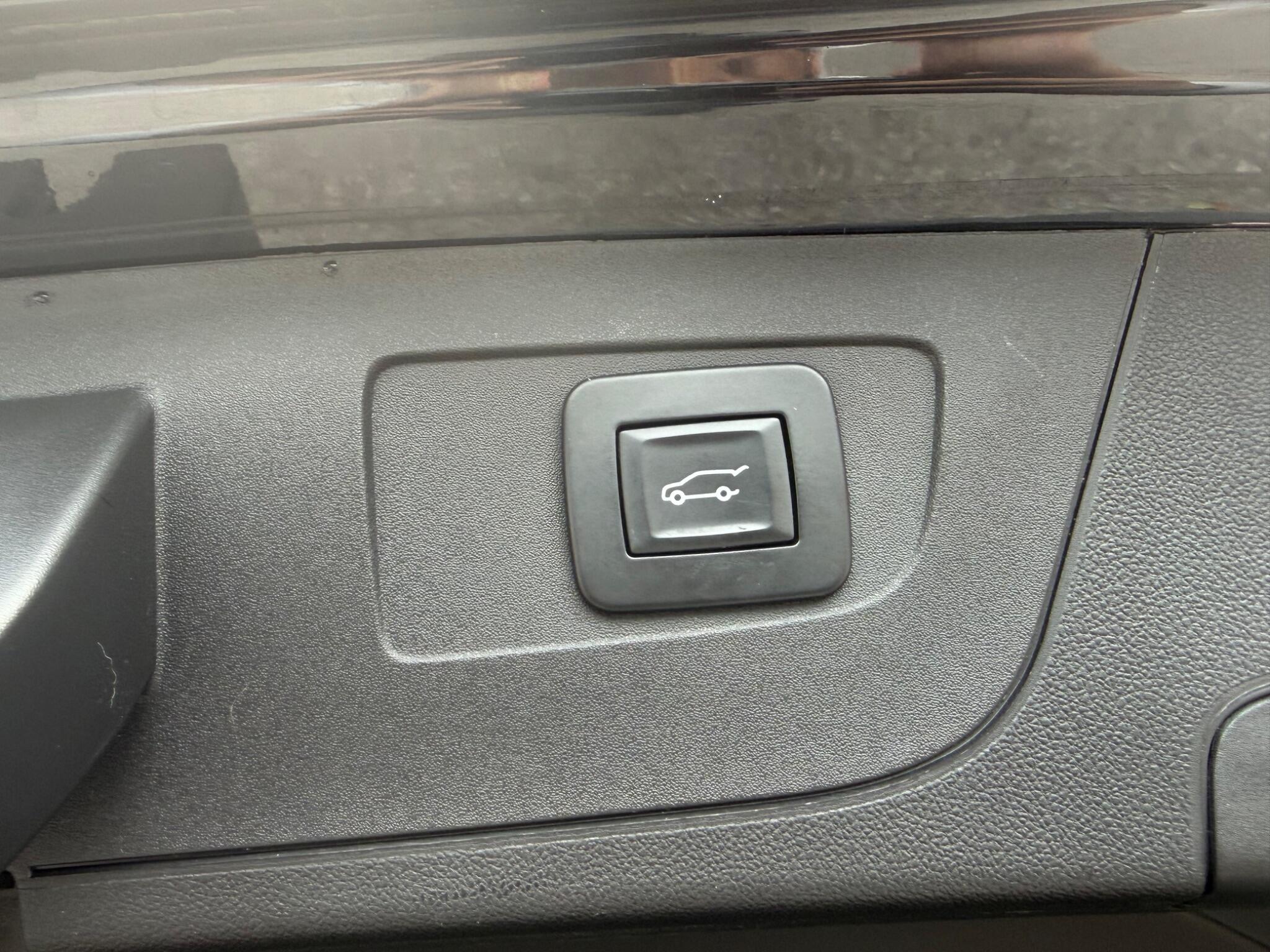 Vauxhall Insignia view 25