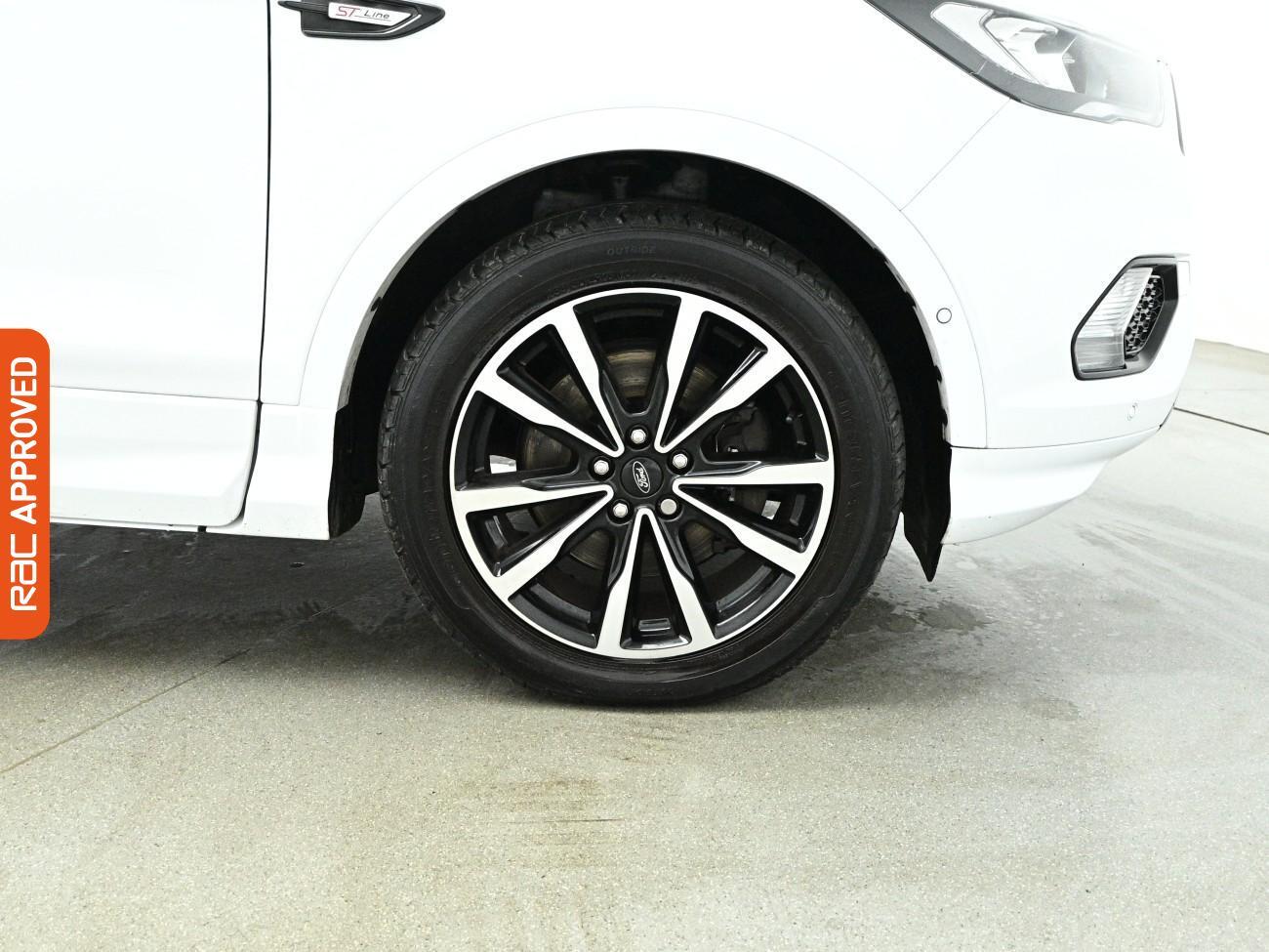 Ford Kuga view 25