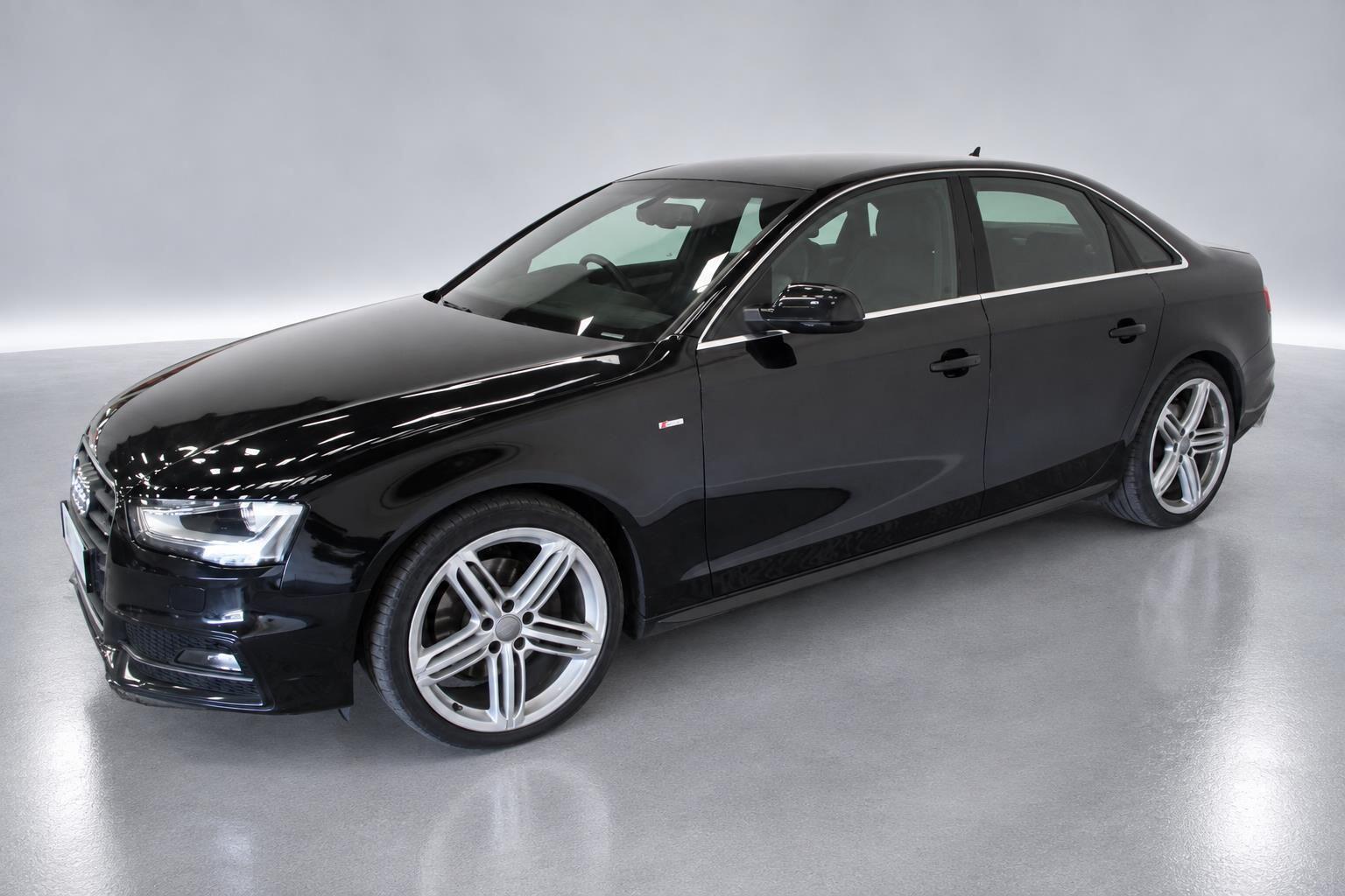 Audi A4 view 5