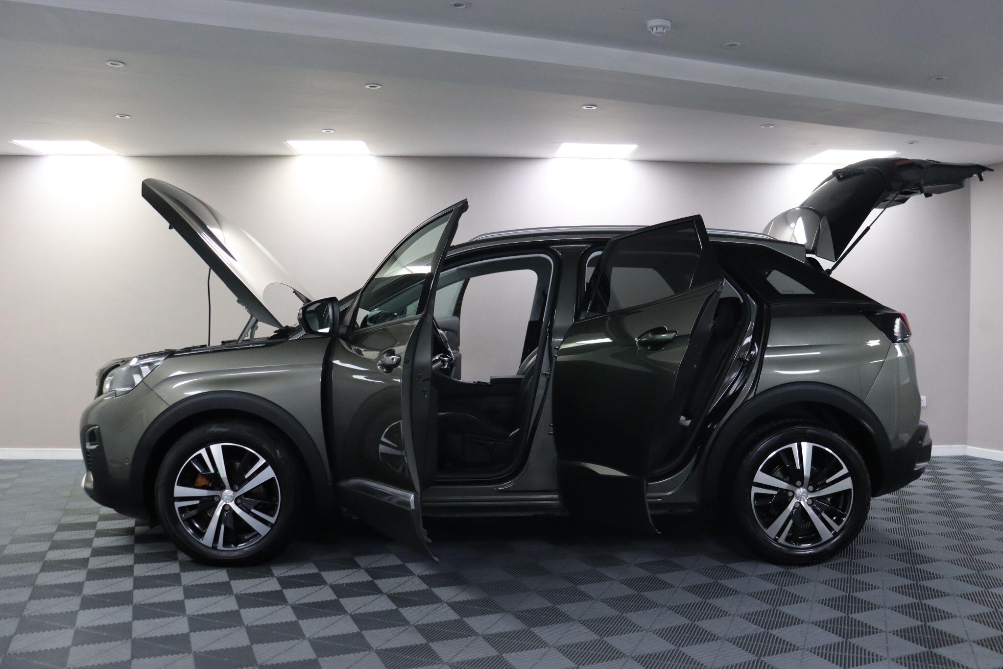 Peugeot 3008 view 18