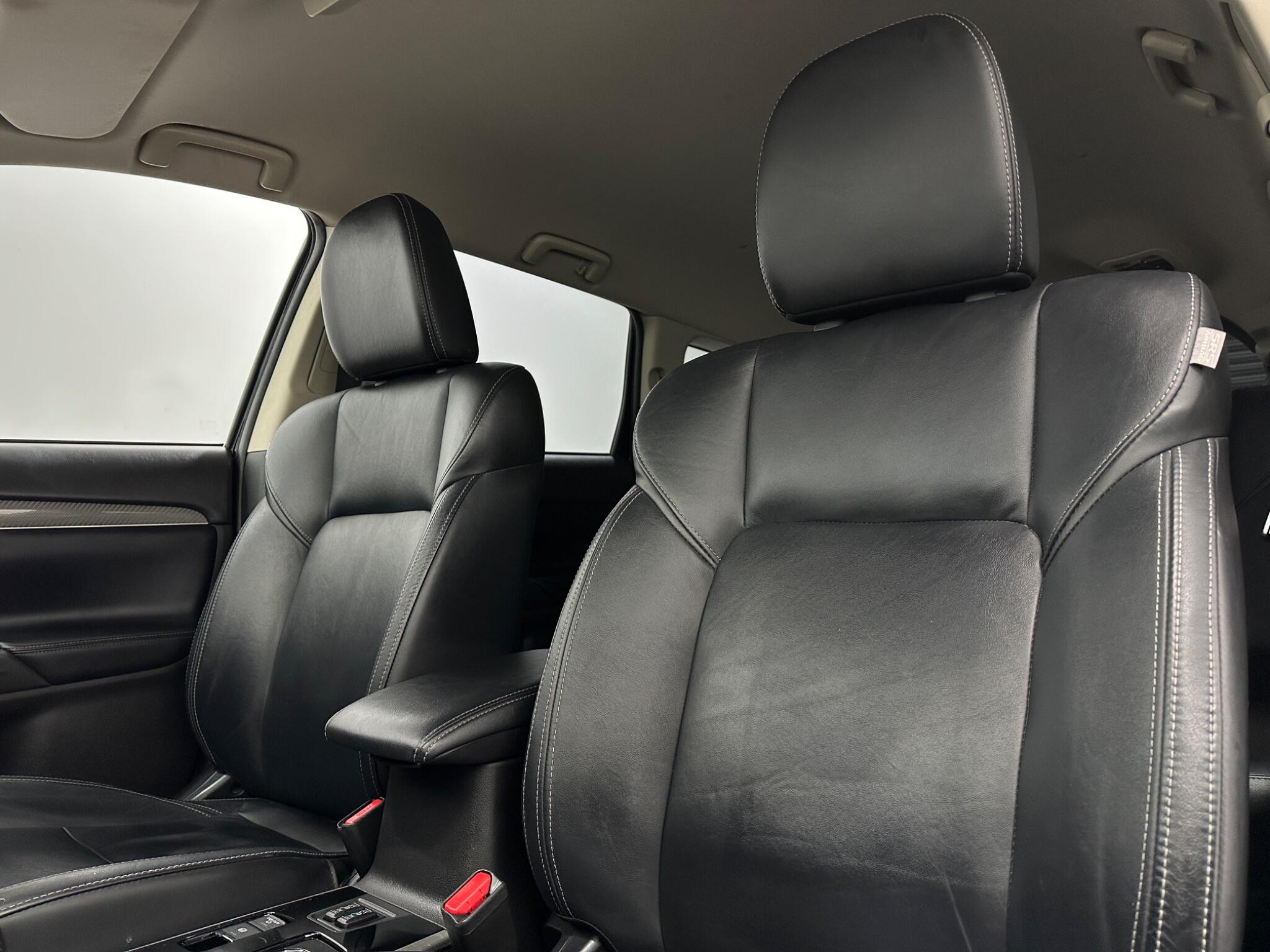 Mitsubishi Outlander view 35