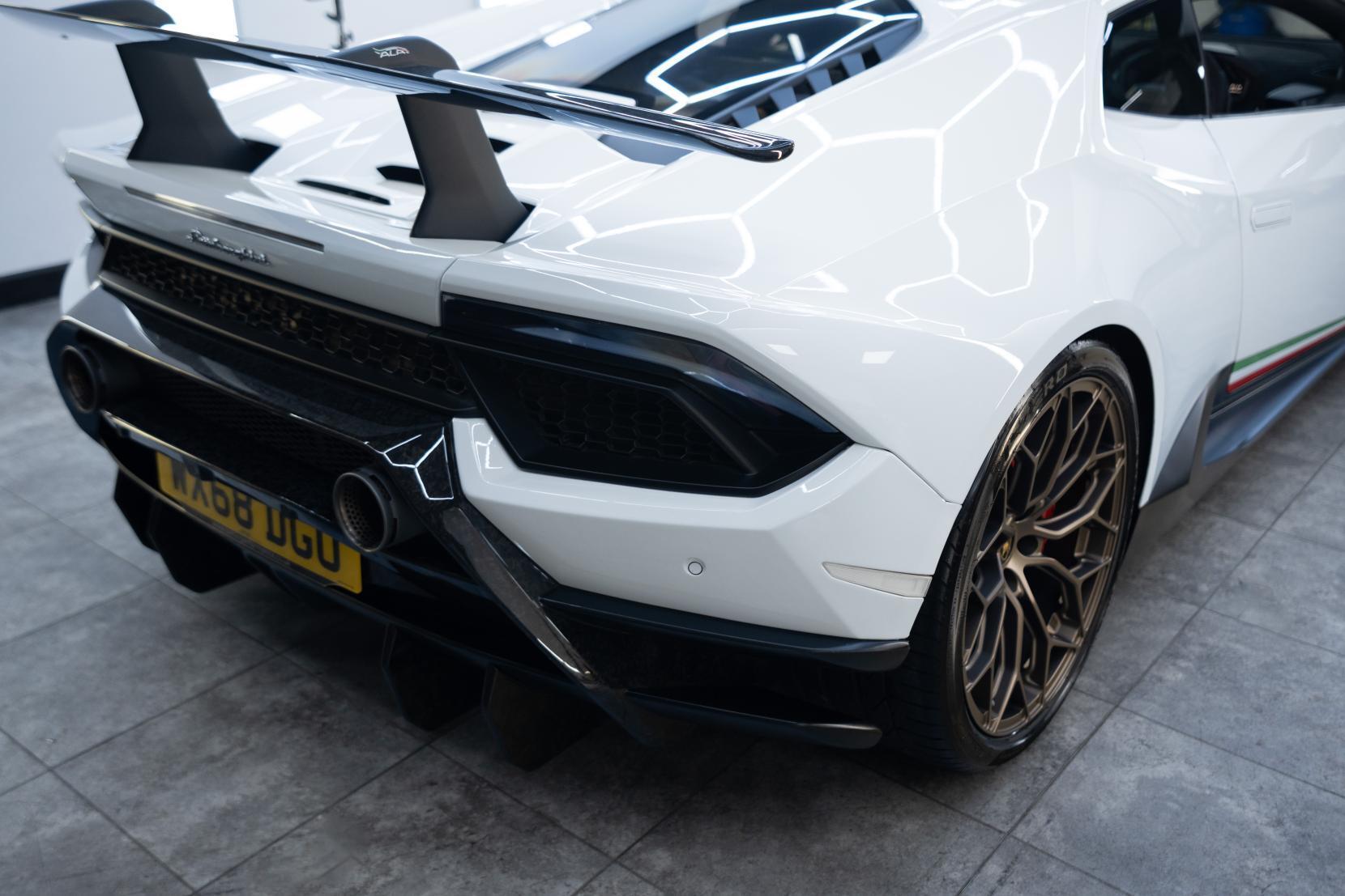 Lamborghini Huracan view 8