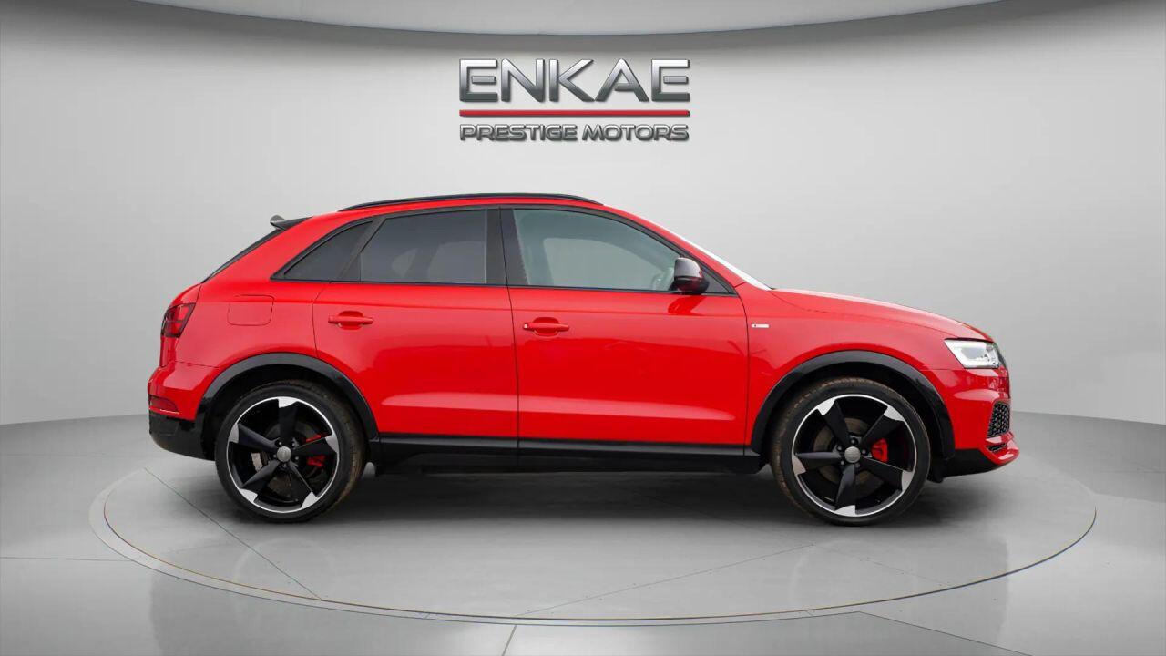 Audi Q3 view 3
