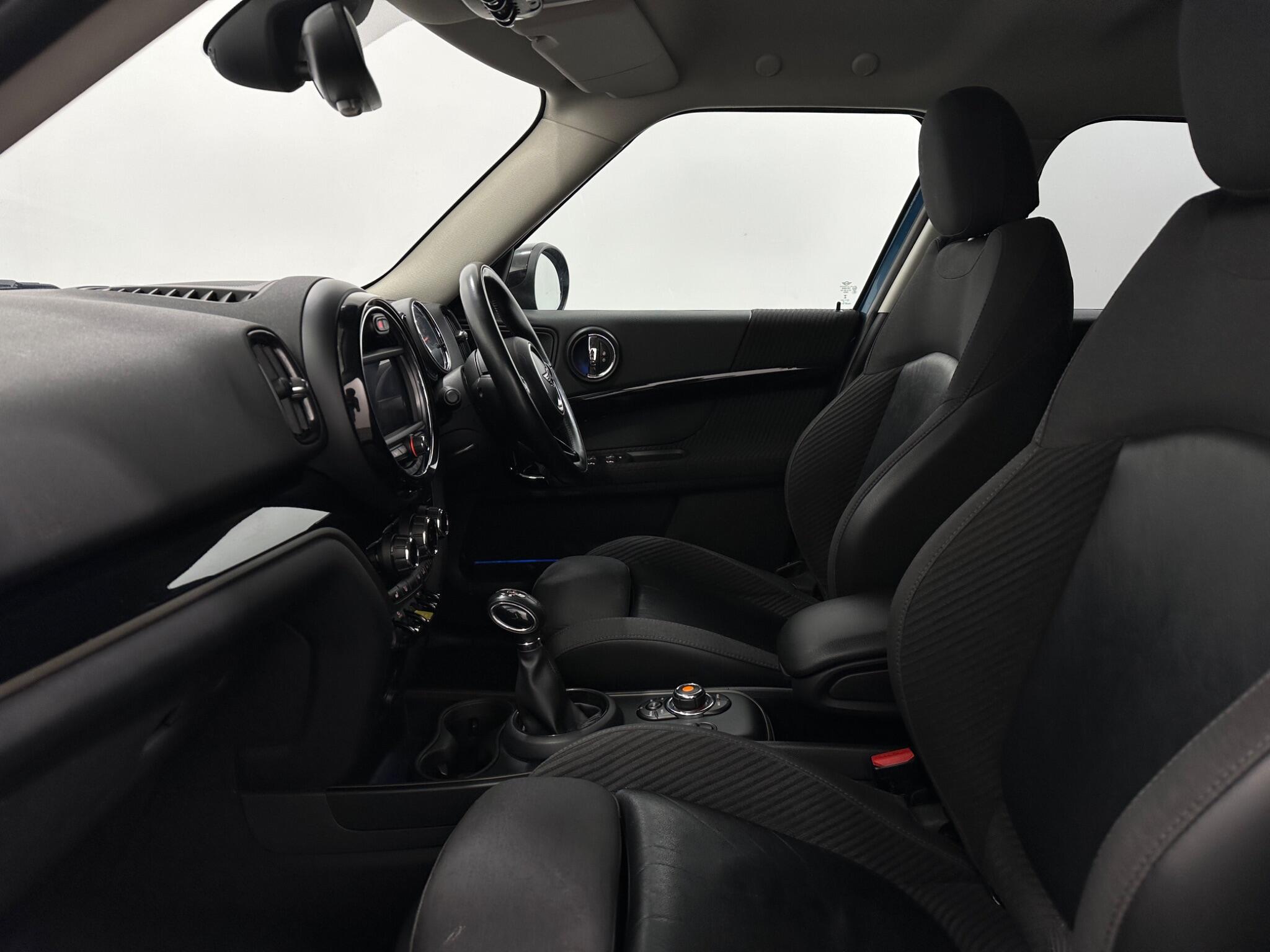 Mini Countryman view 36
