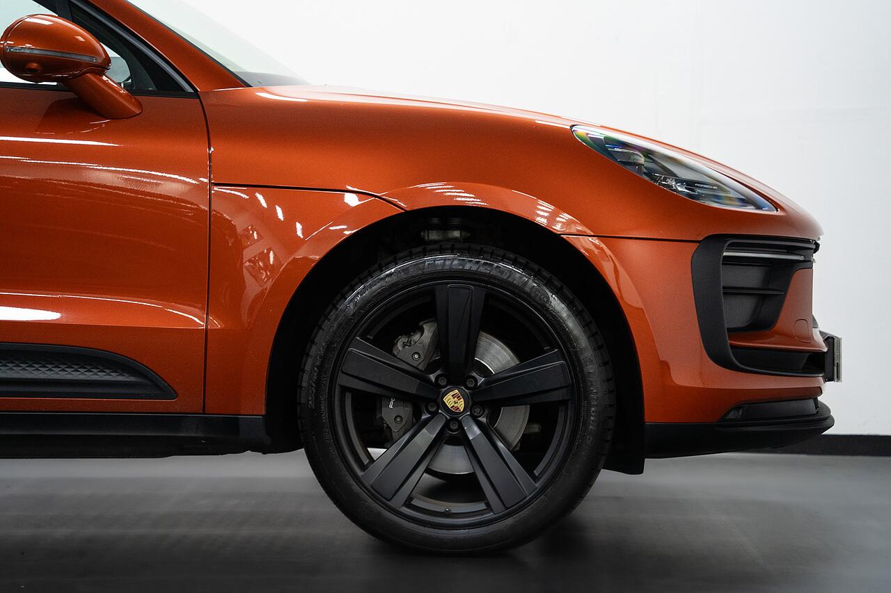 Porsche Macan view 35