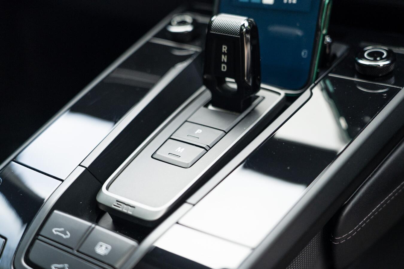 Porsche 911 view 39