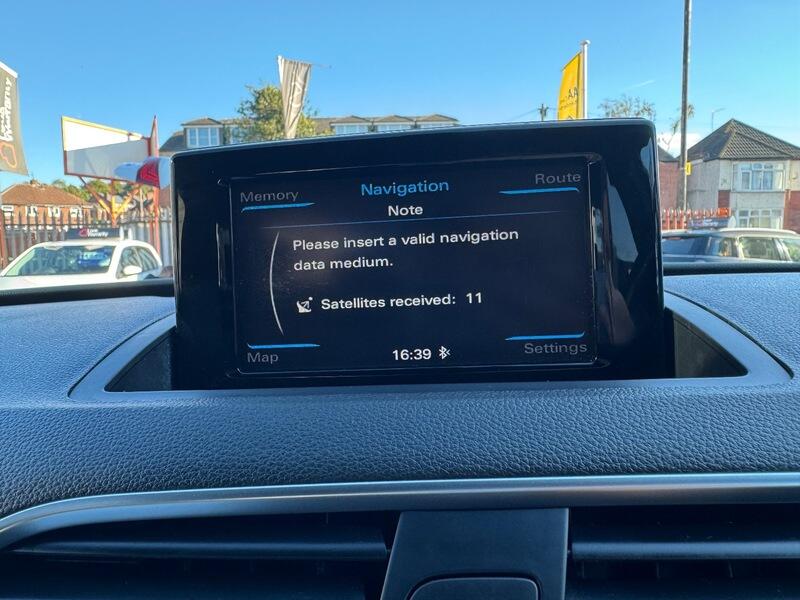 Audi Q3 view 26