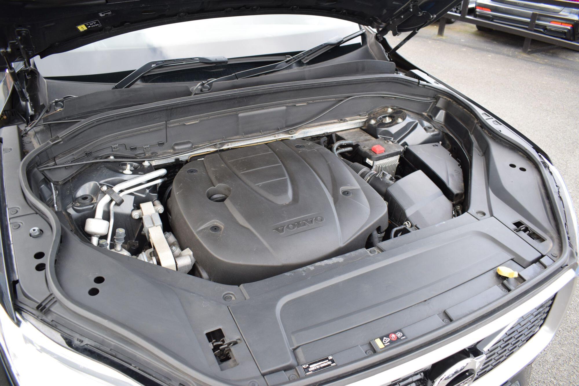 Volvo XC90 view 34
