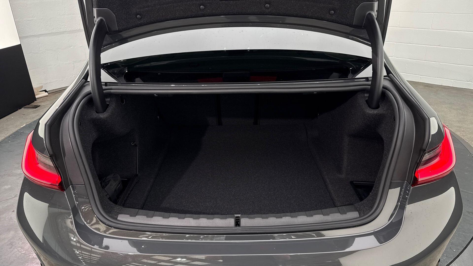 BMW 3 Series view 13