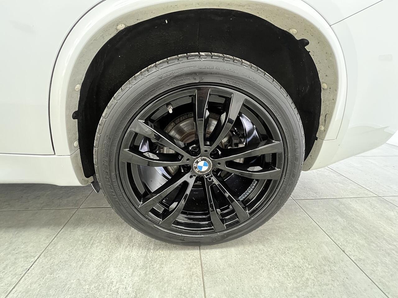 BMW X5 view 26