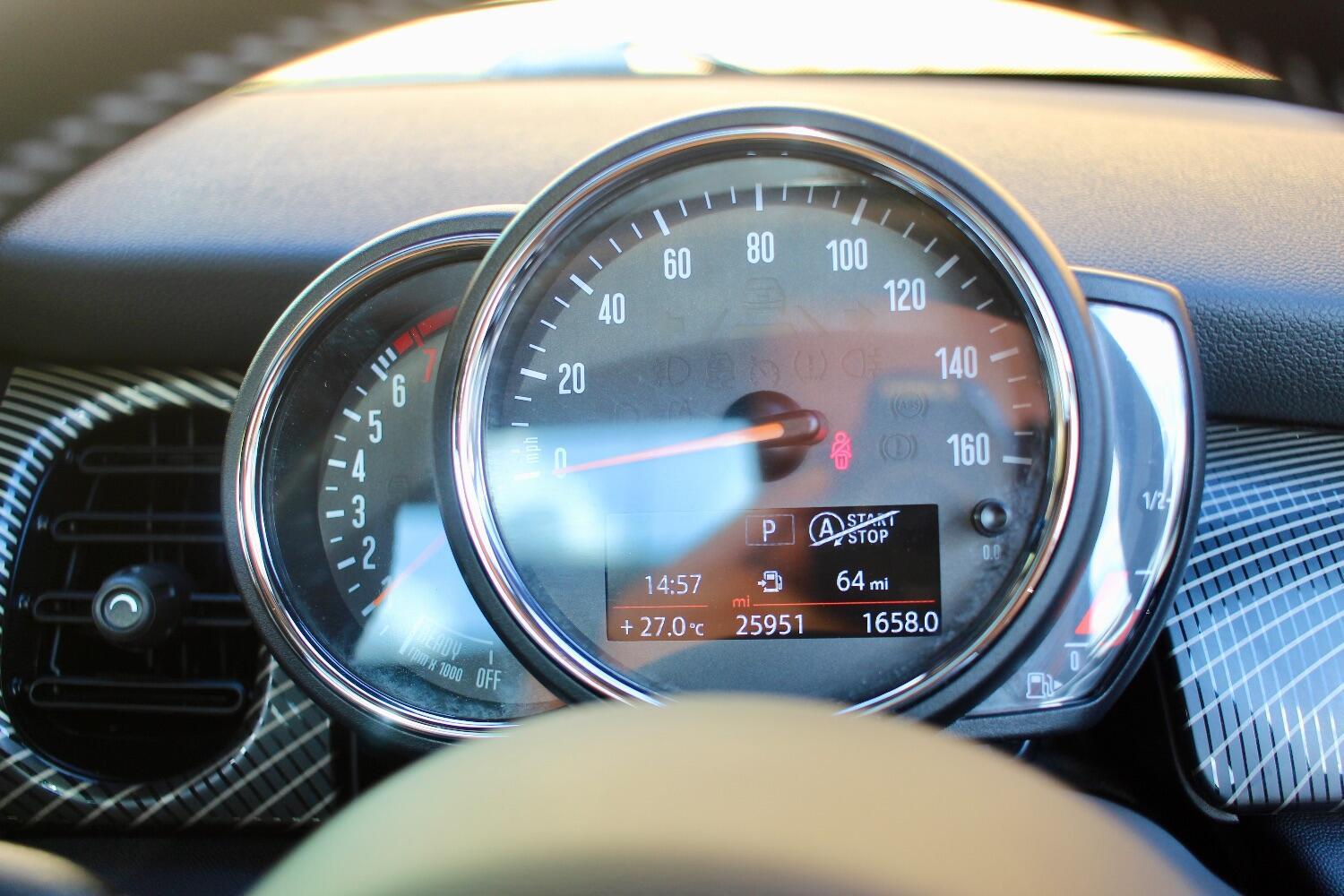 Mini Hatch view 25