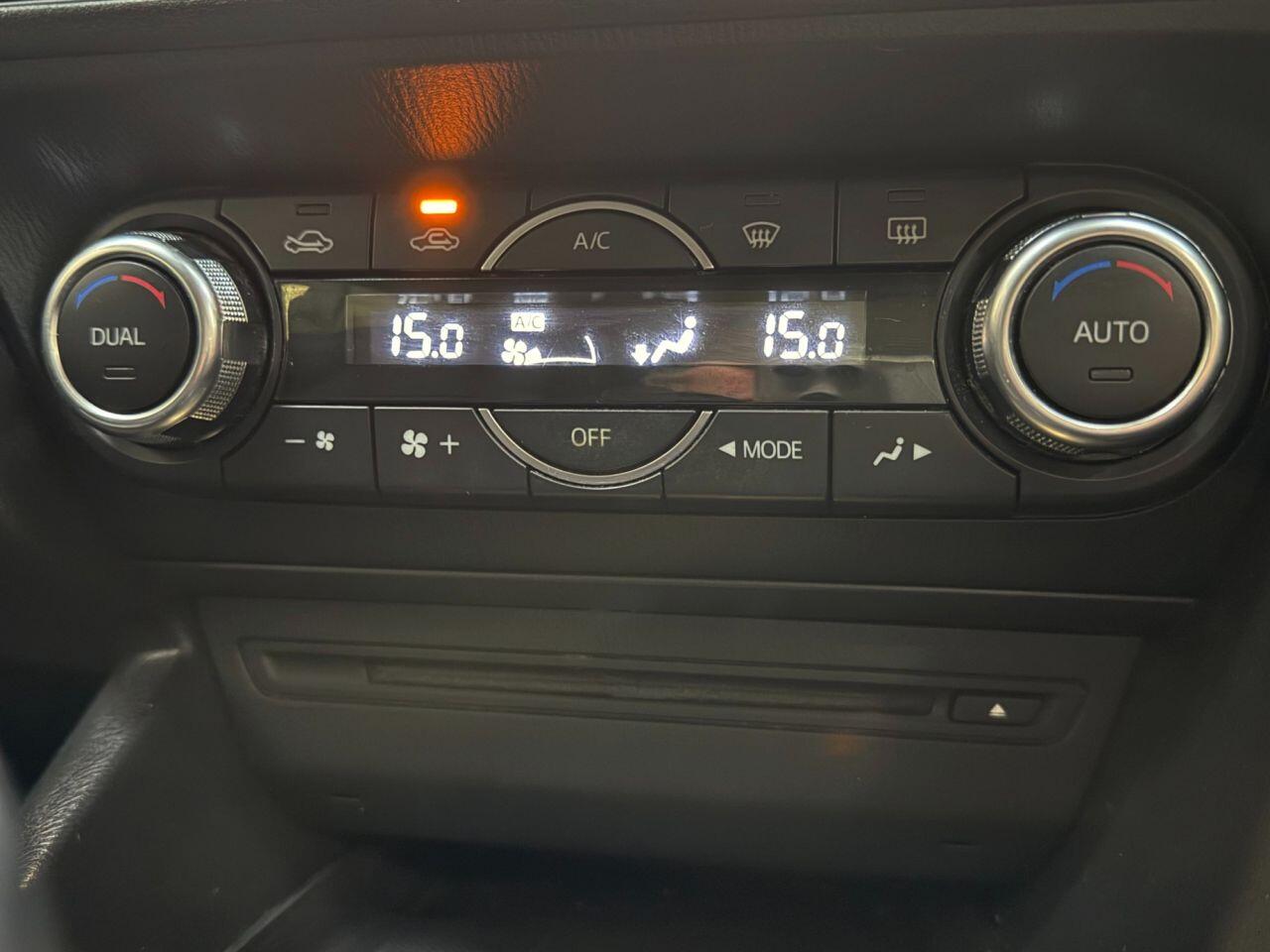 Mazda Mazda3 view 27