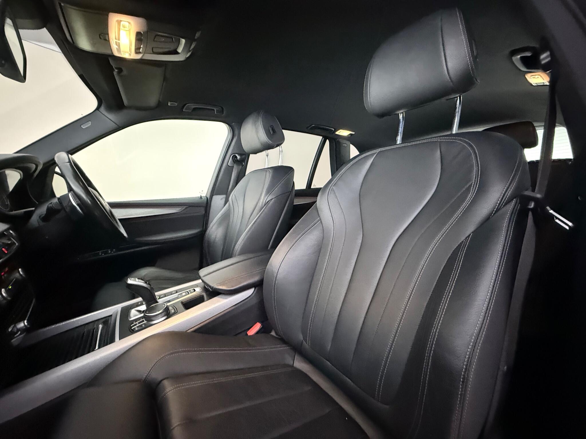 BMW X5 view 34