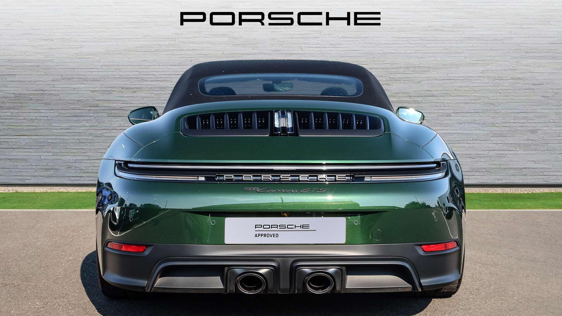 Porsche 911 view 13