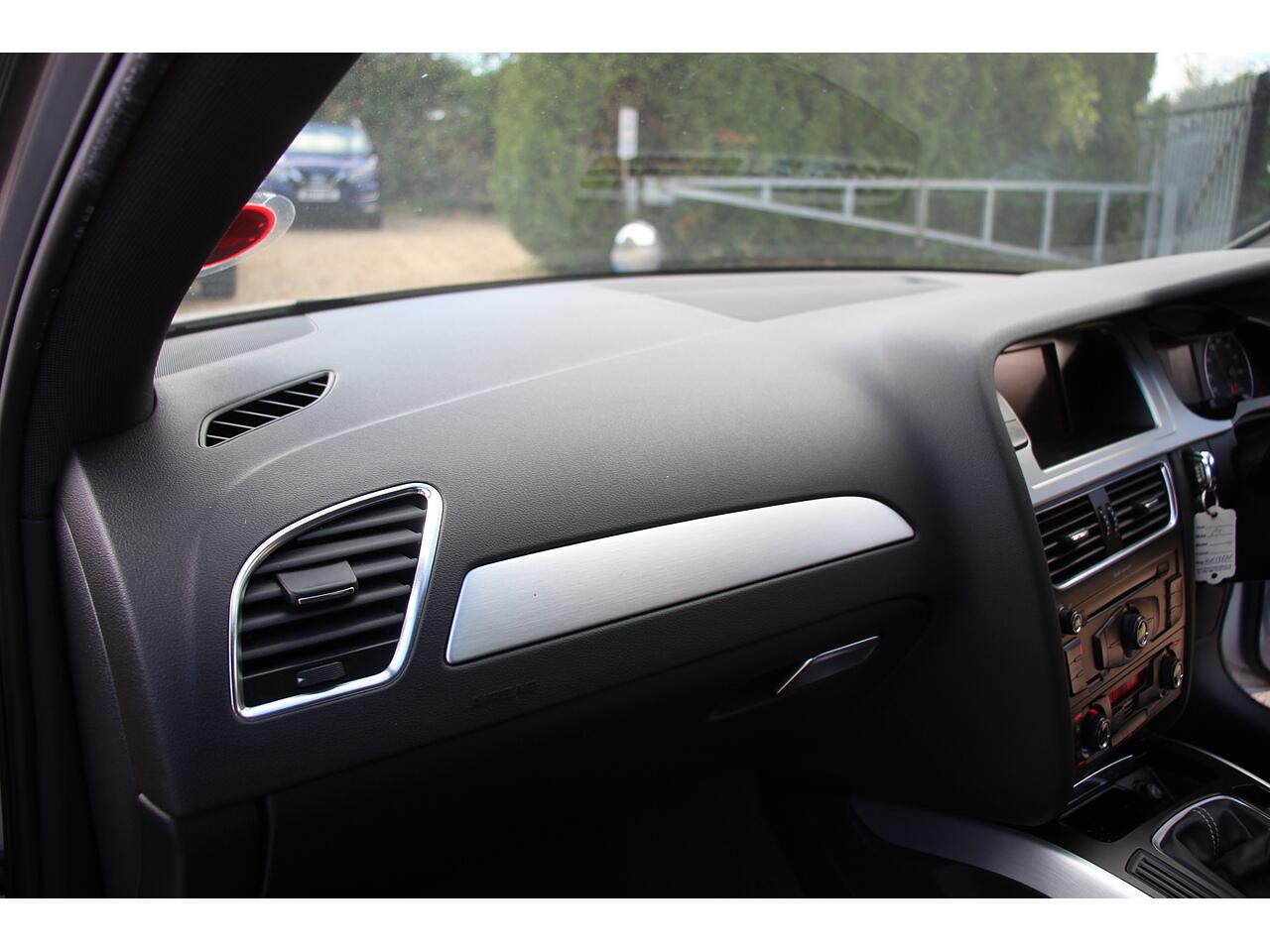 Audi A4 view 23