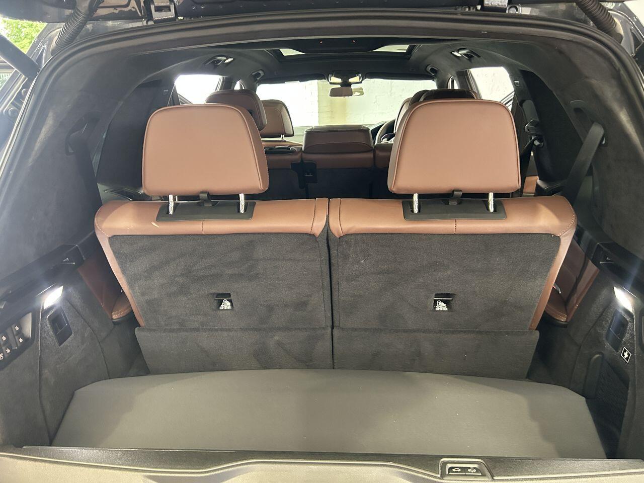 BMW X7 view 18