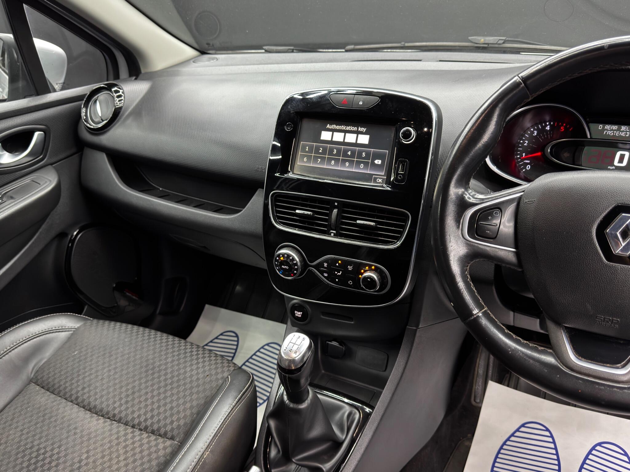 Renault Clio view 23