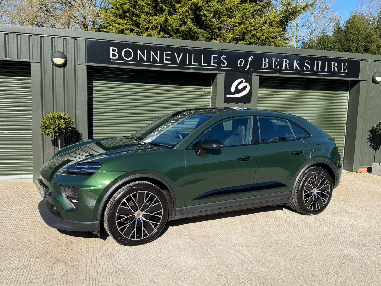 Porsche Macan view 6