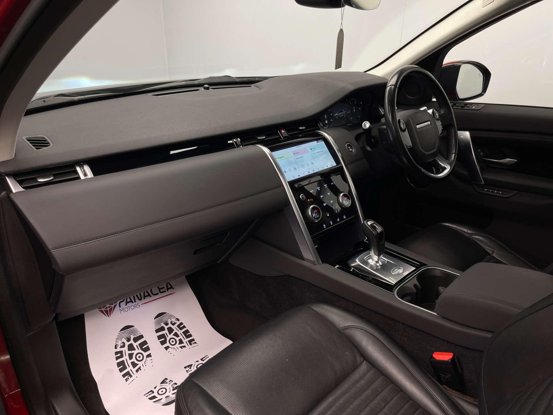 Land Rover Discovery Sport view 39