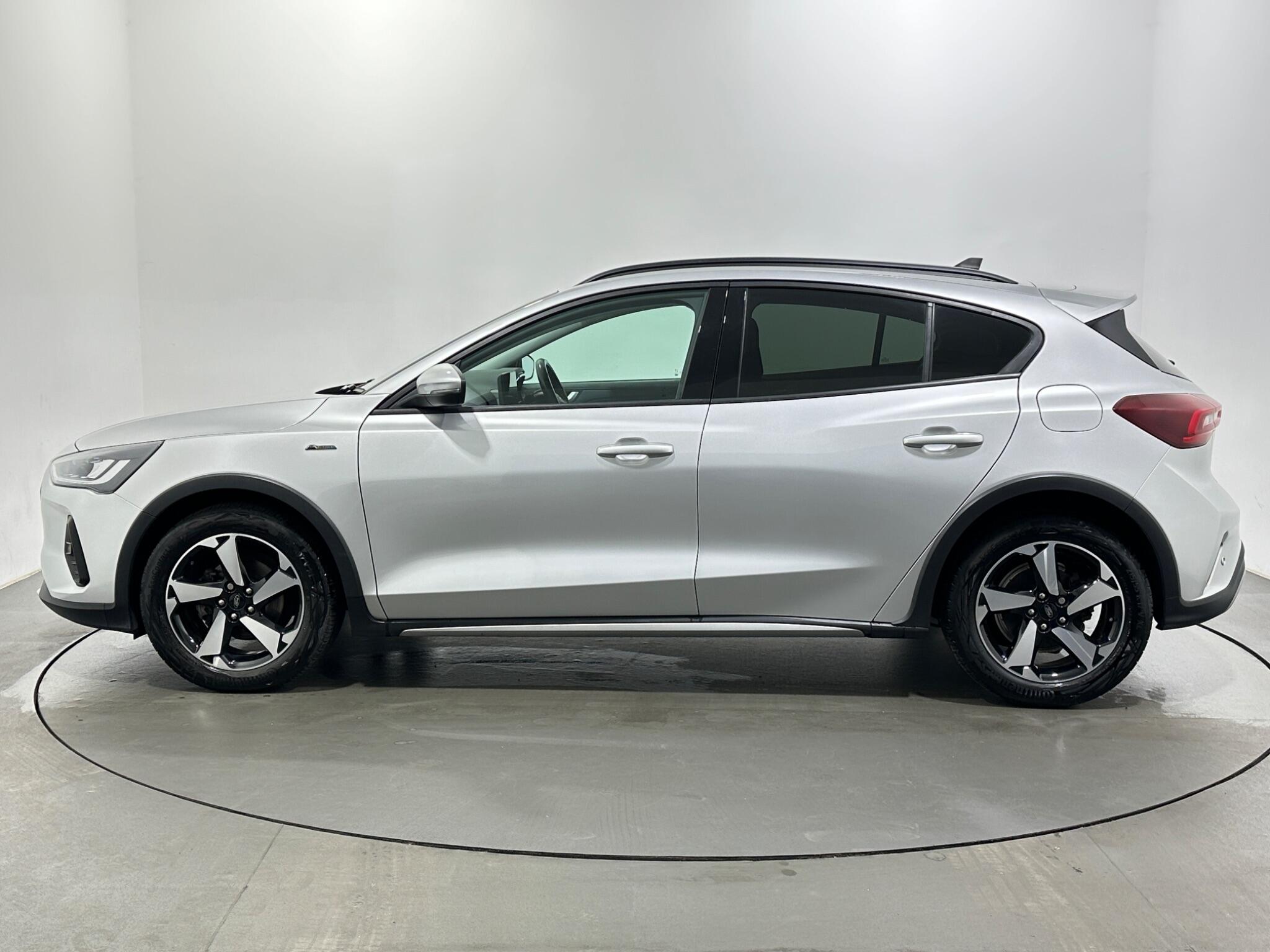 Ford Focus view 5