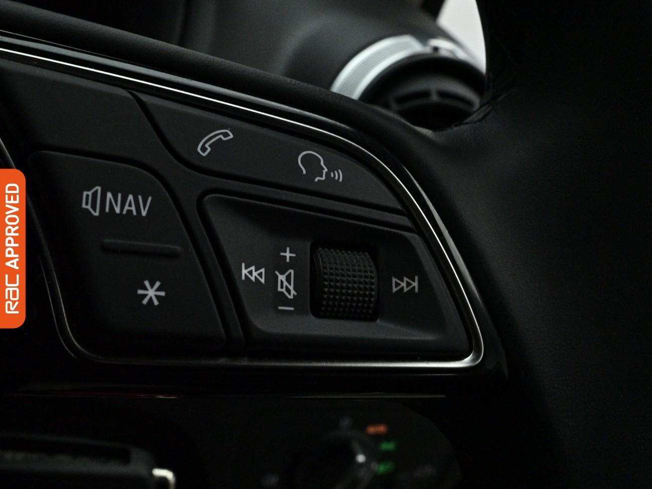 Audi Q2 view 23