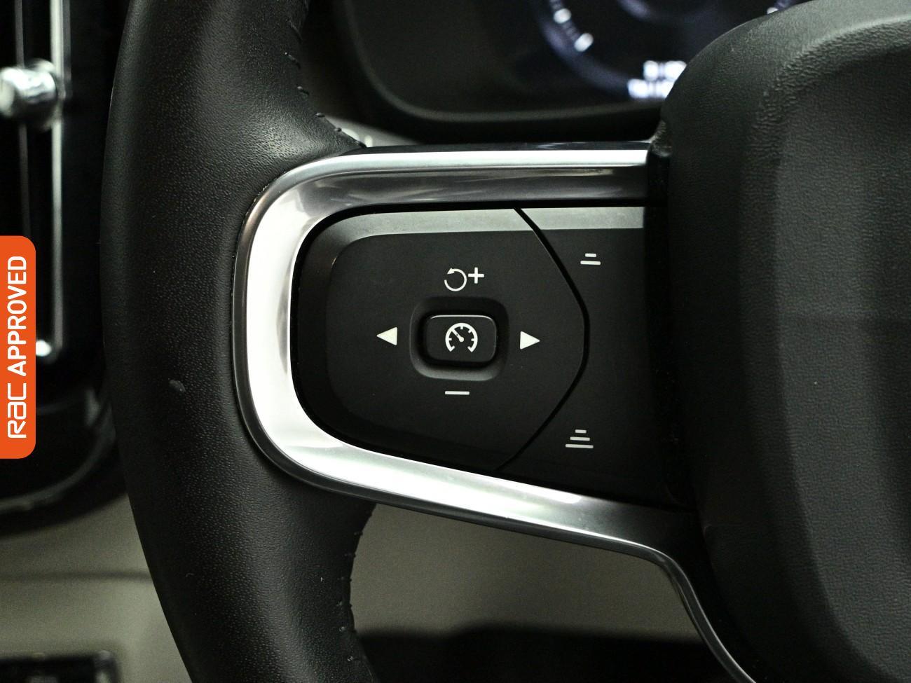 Volvo XC40 view 21