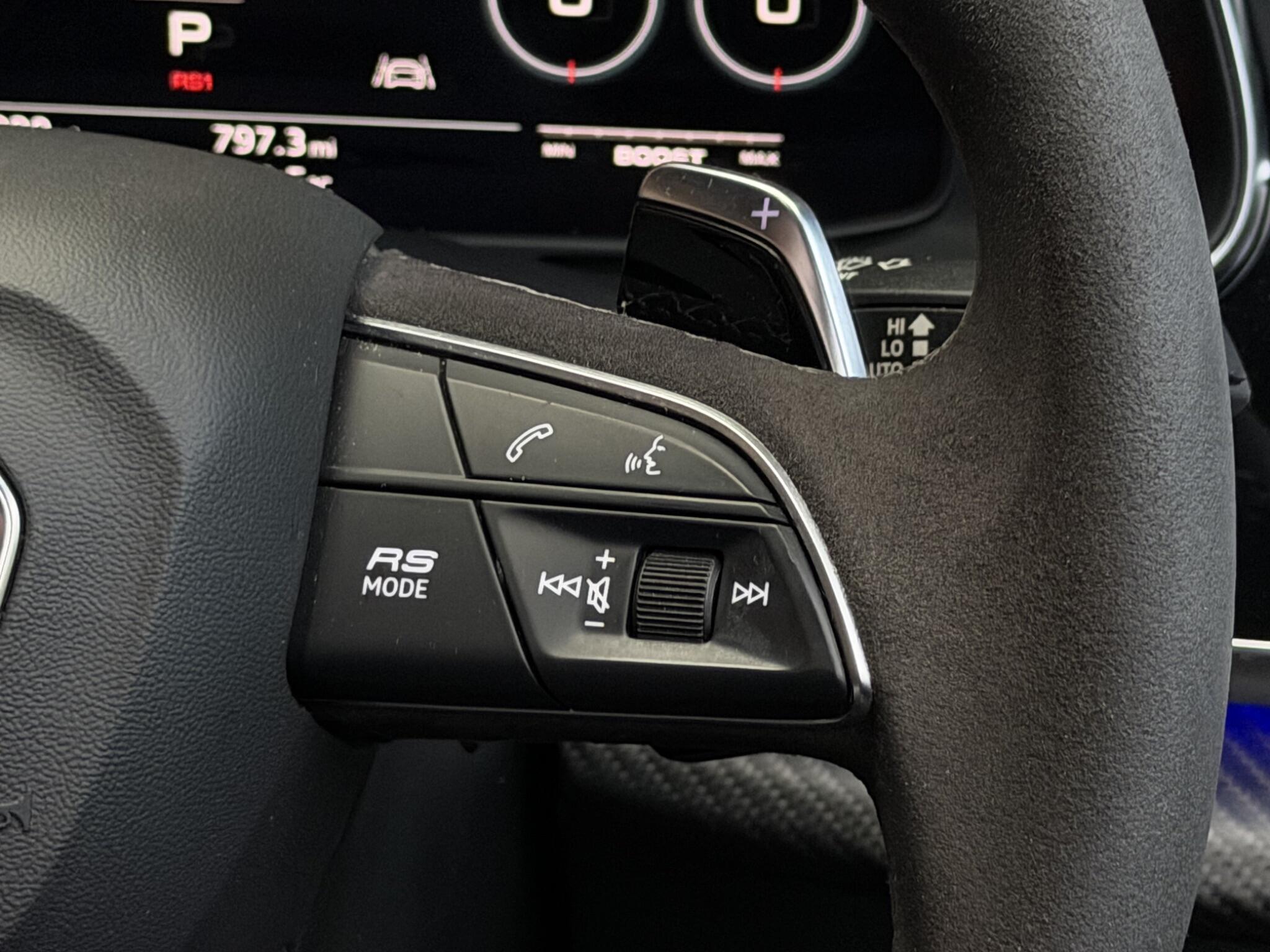 Audi Audi RSQ8 view 33