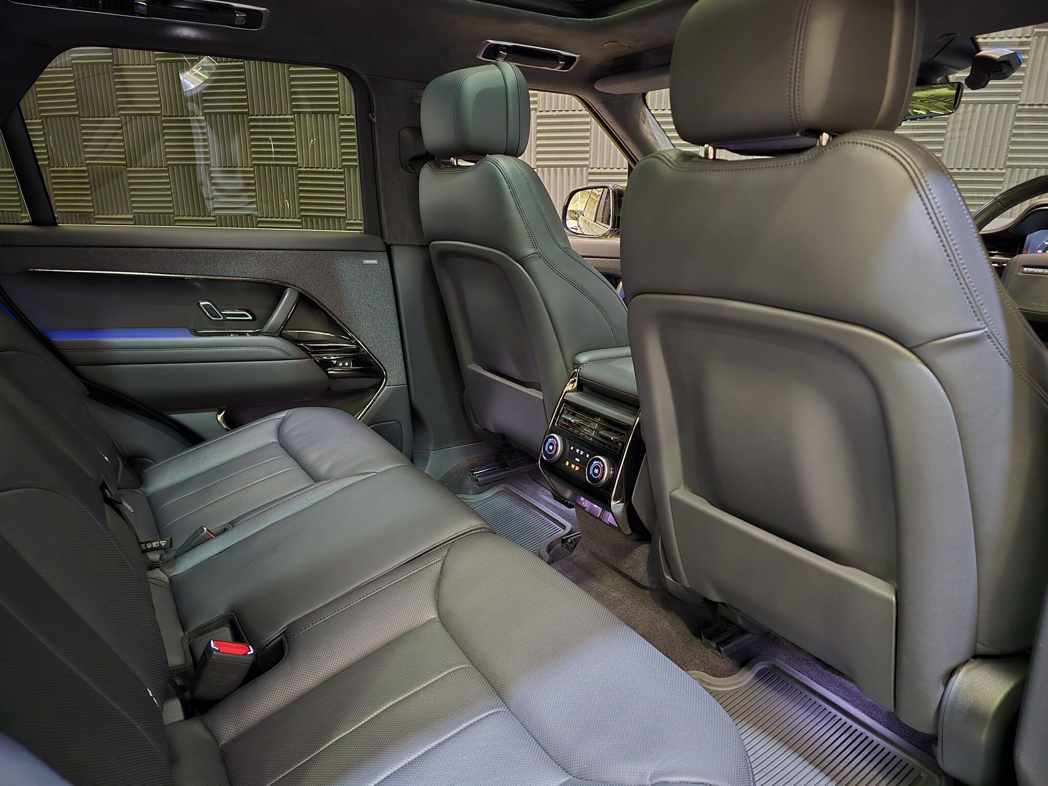 Land Rover Range Rover Sport view 14