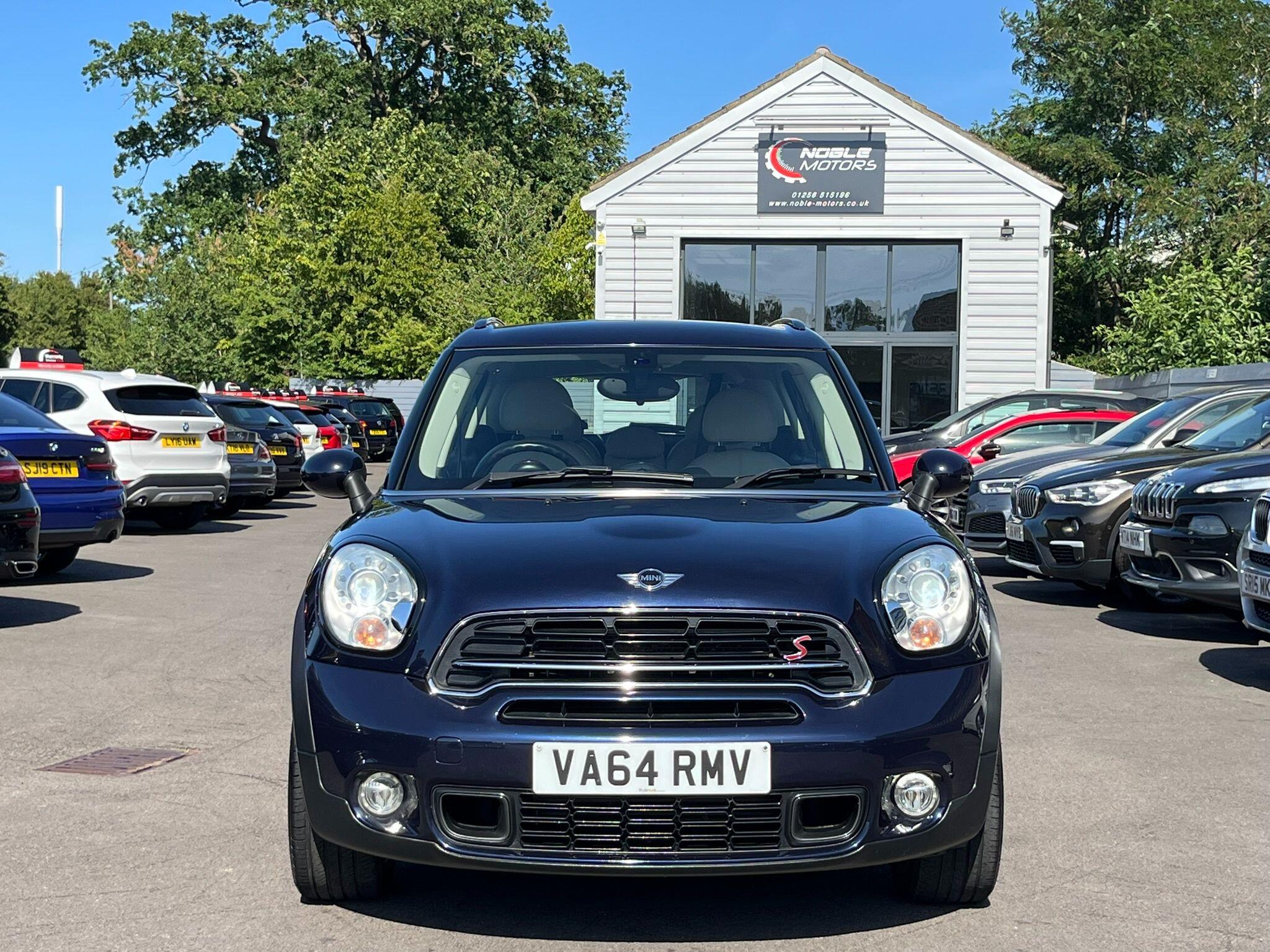 Mini Countryman view 2
