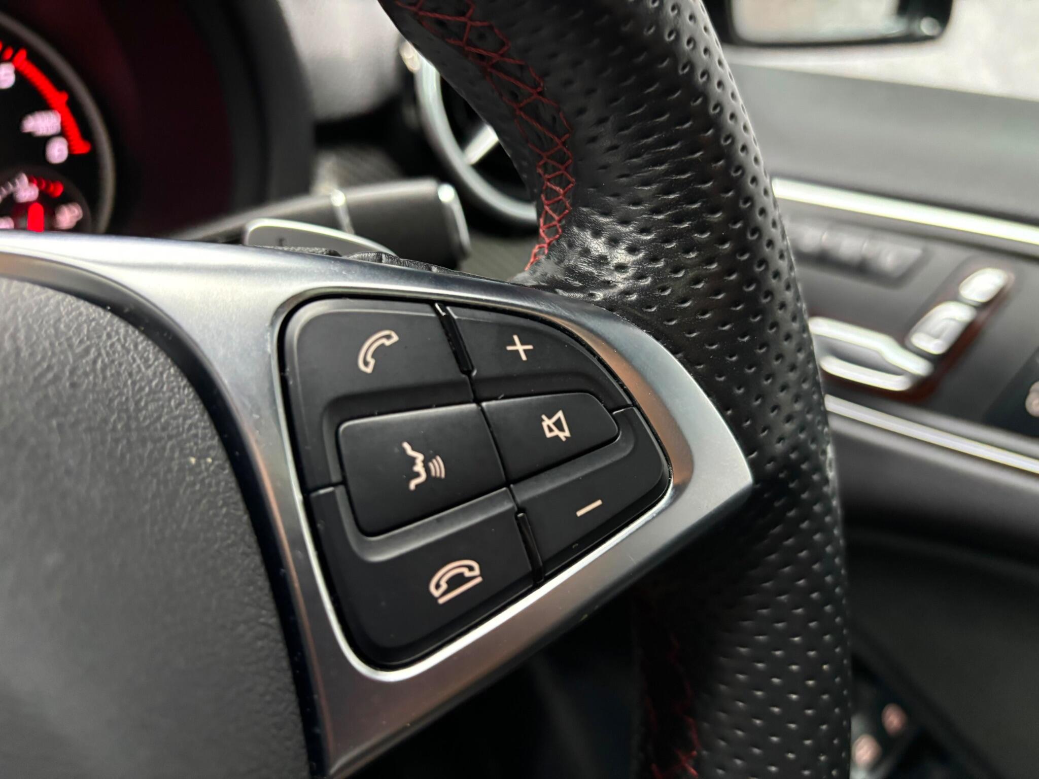 Mercedes-Benz B Class view 12
