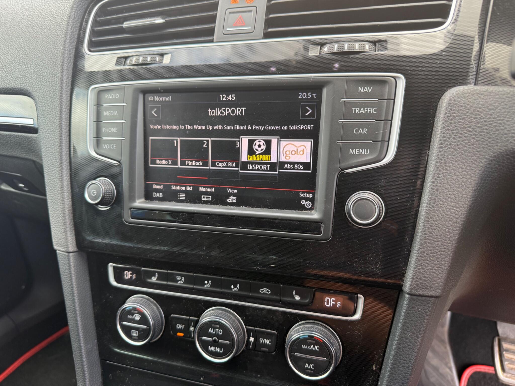 Volkswagen Golf view 6