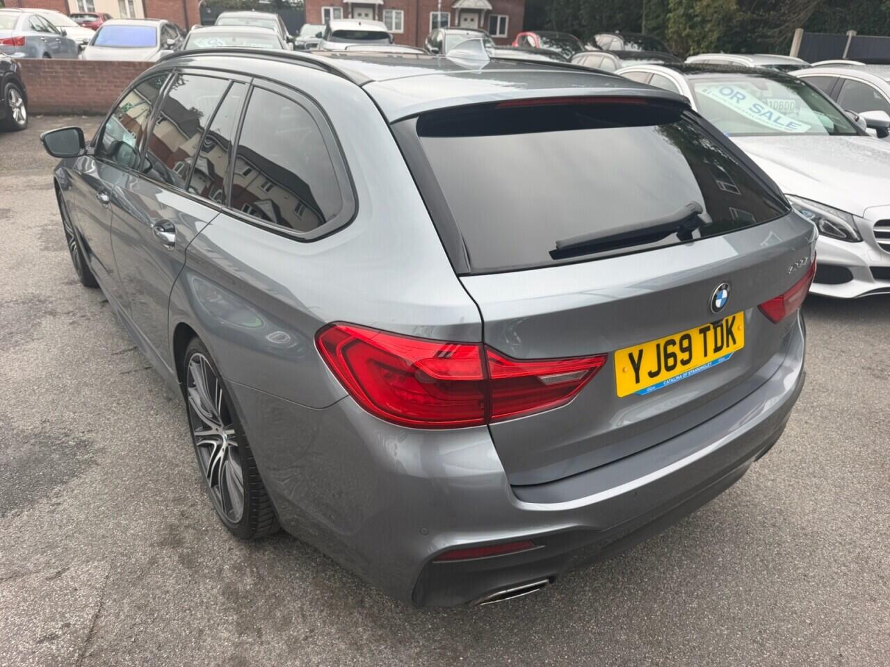 BMW 5 Series view 7
