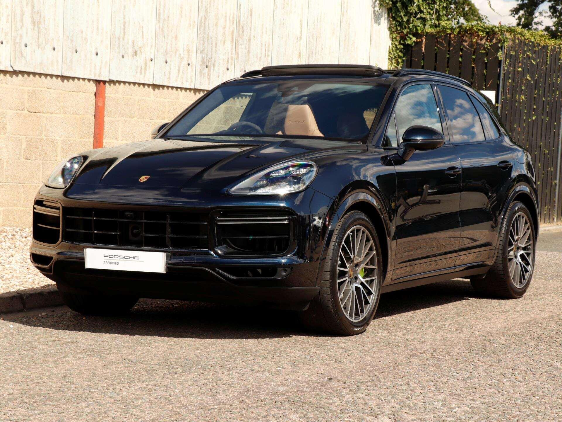 Porsche Cayenne view 37