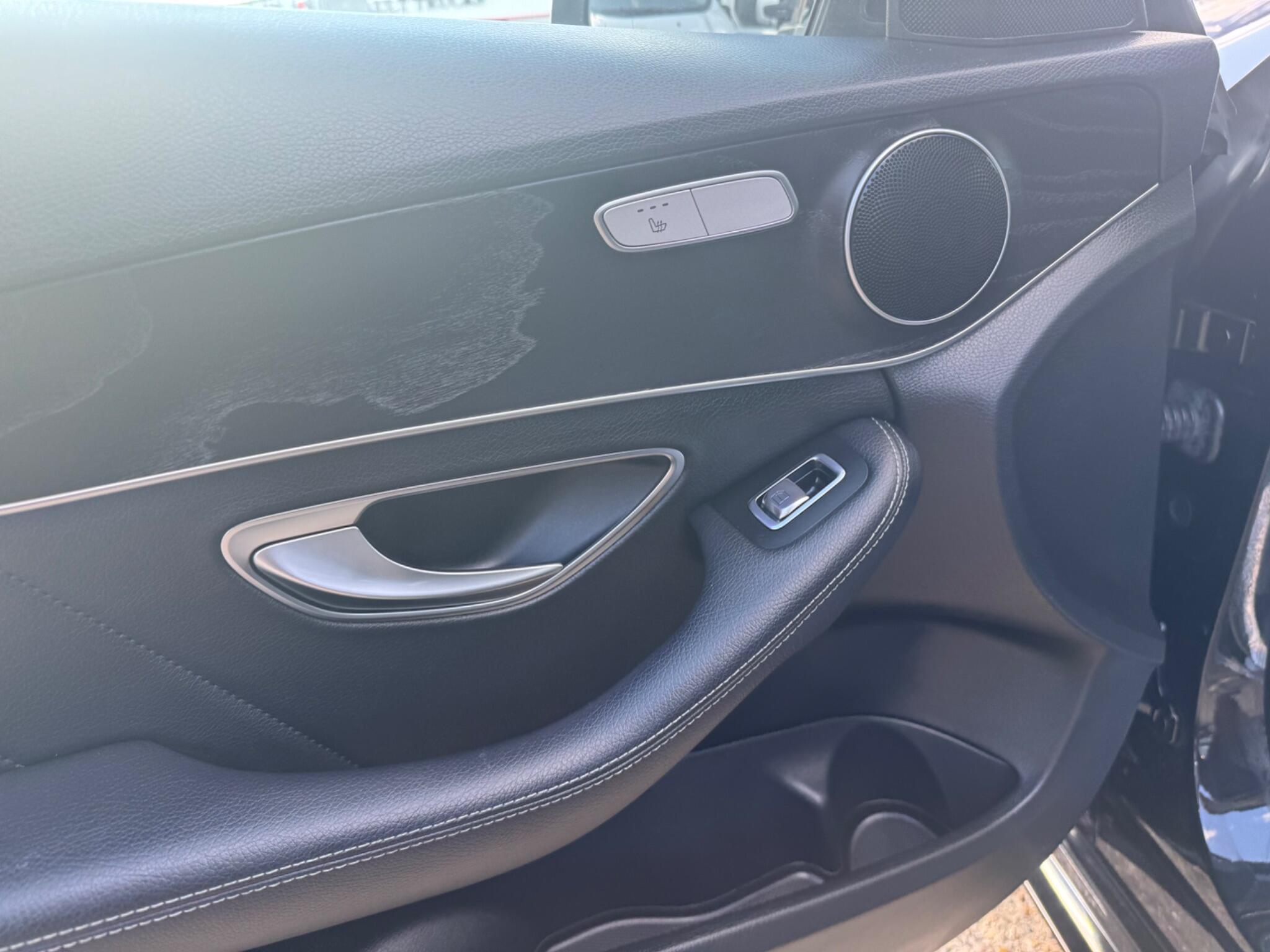 Mercedes-Benz C Class view 32
