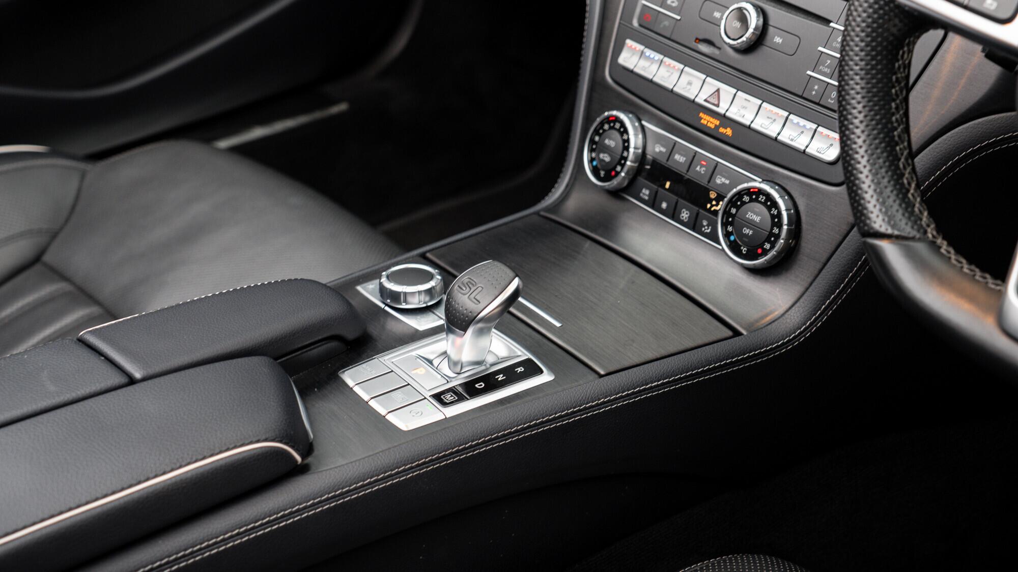 Mercedes-Benz SL view 23