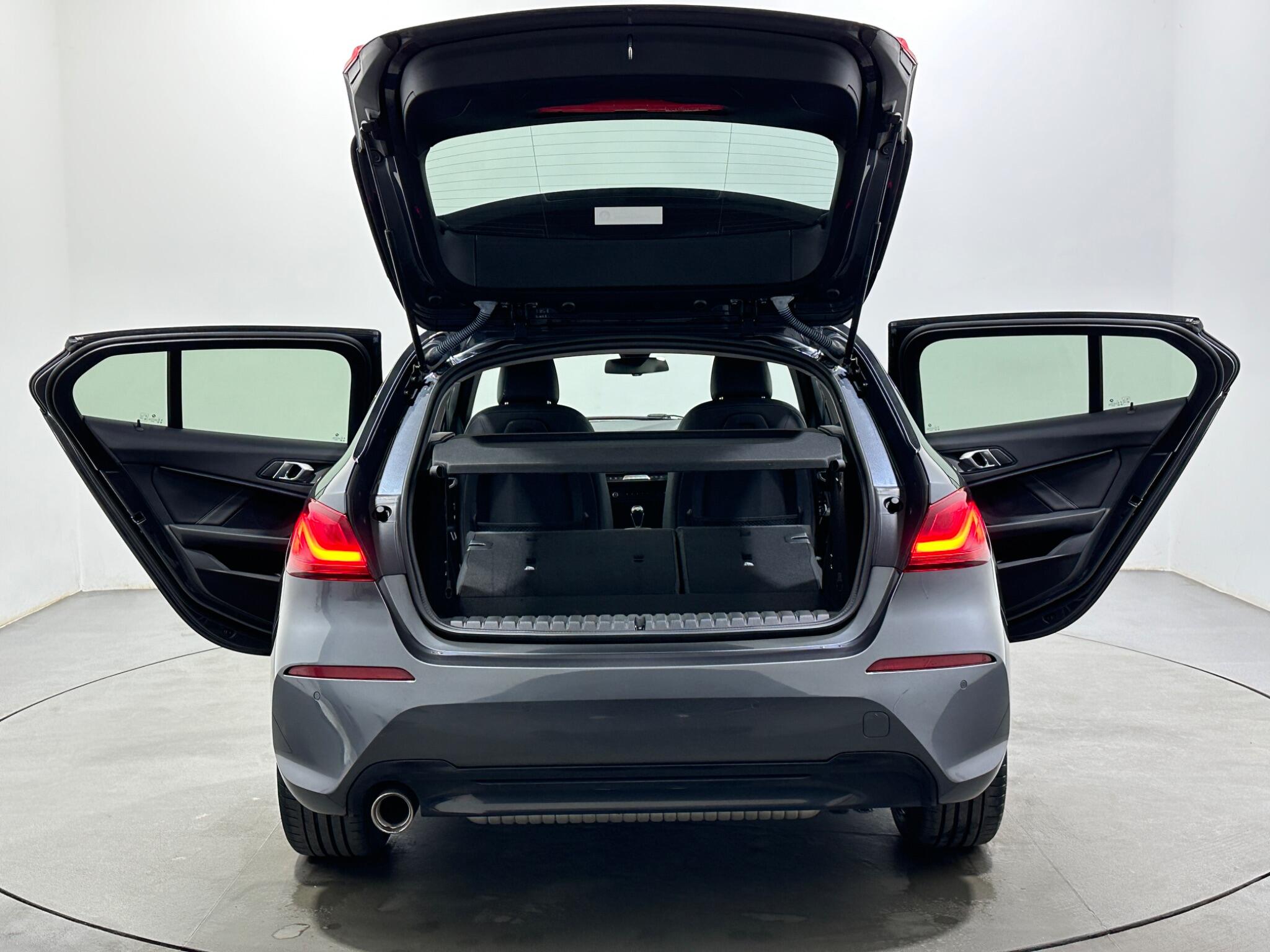 BMW 1 Series view 44