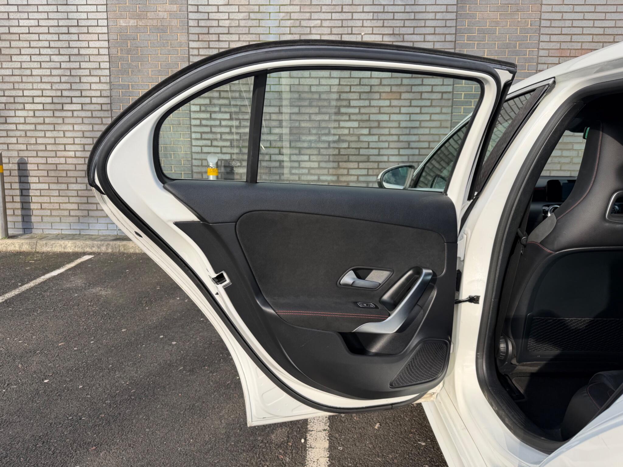 2019 Mercedes-Benz A Class 2.0 A200d AMG Line 8G-DCT Euro 6 (s/s) 5dr • 58,200 miles image 17
