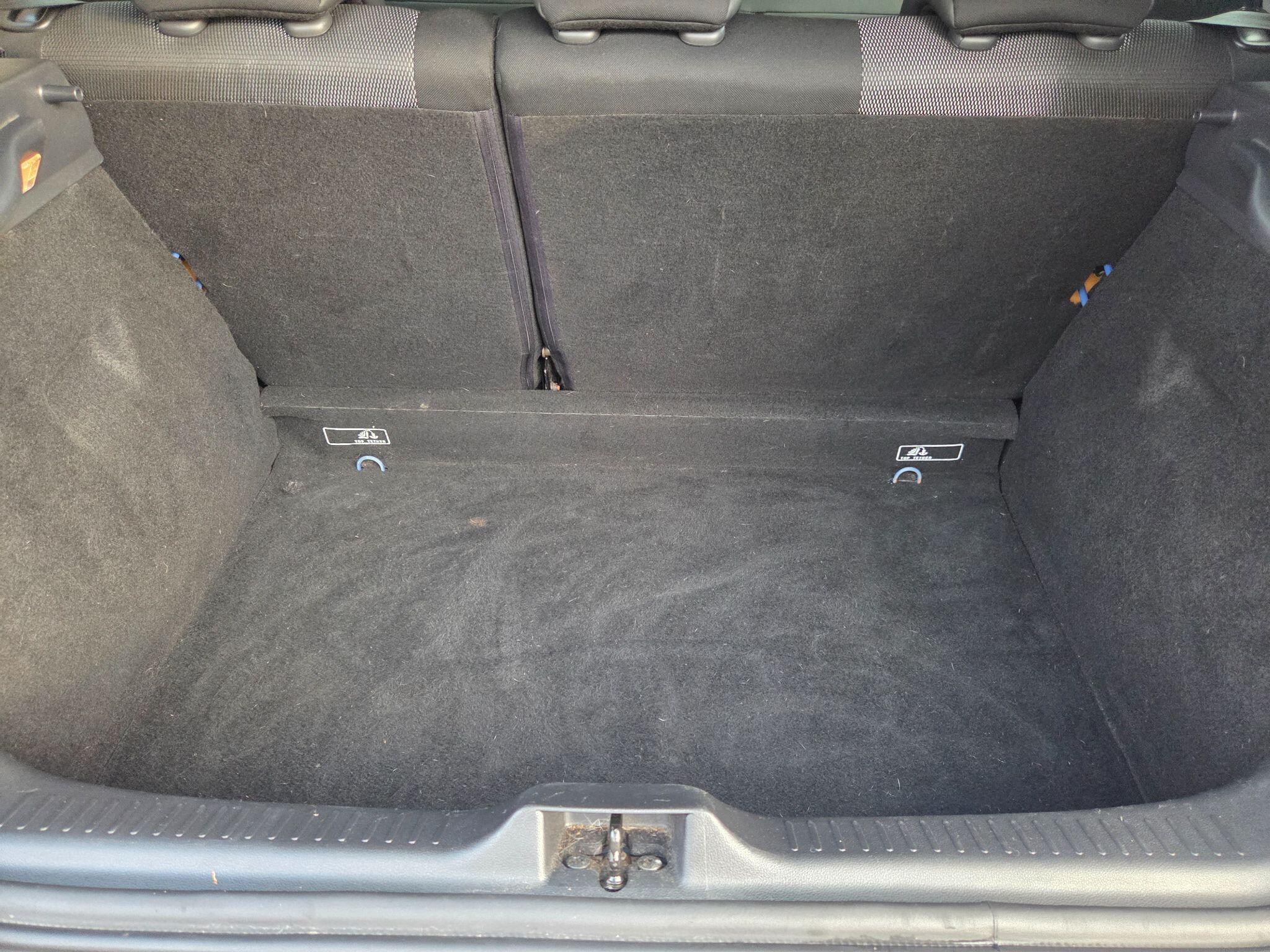 Renault Clio view 19
