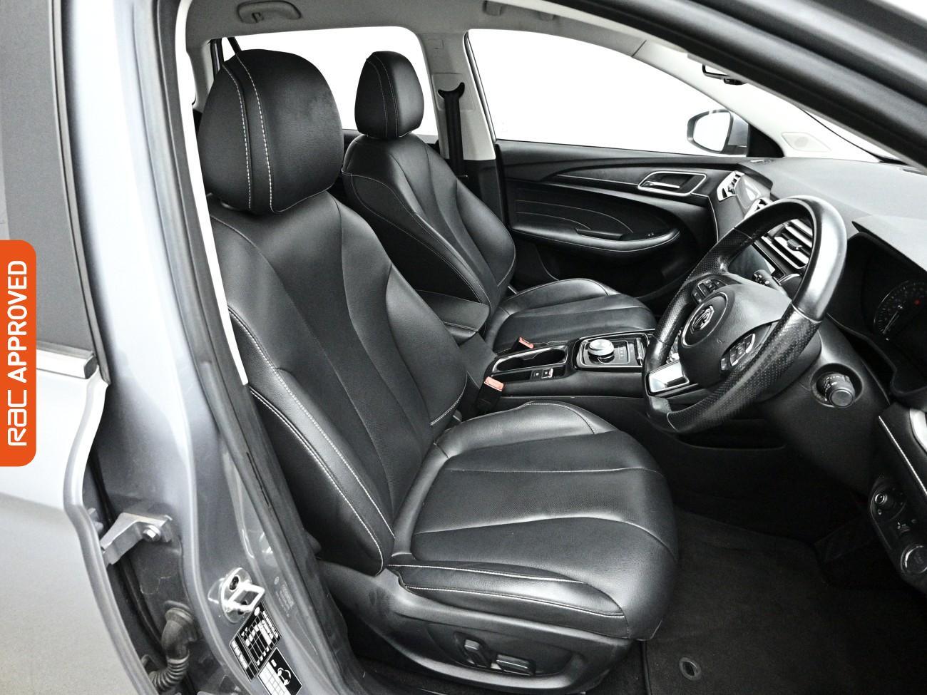 MG MG5 view 12