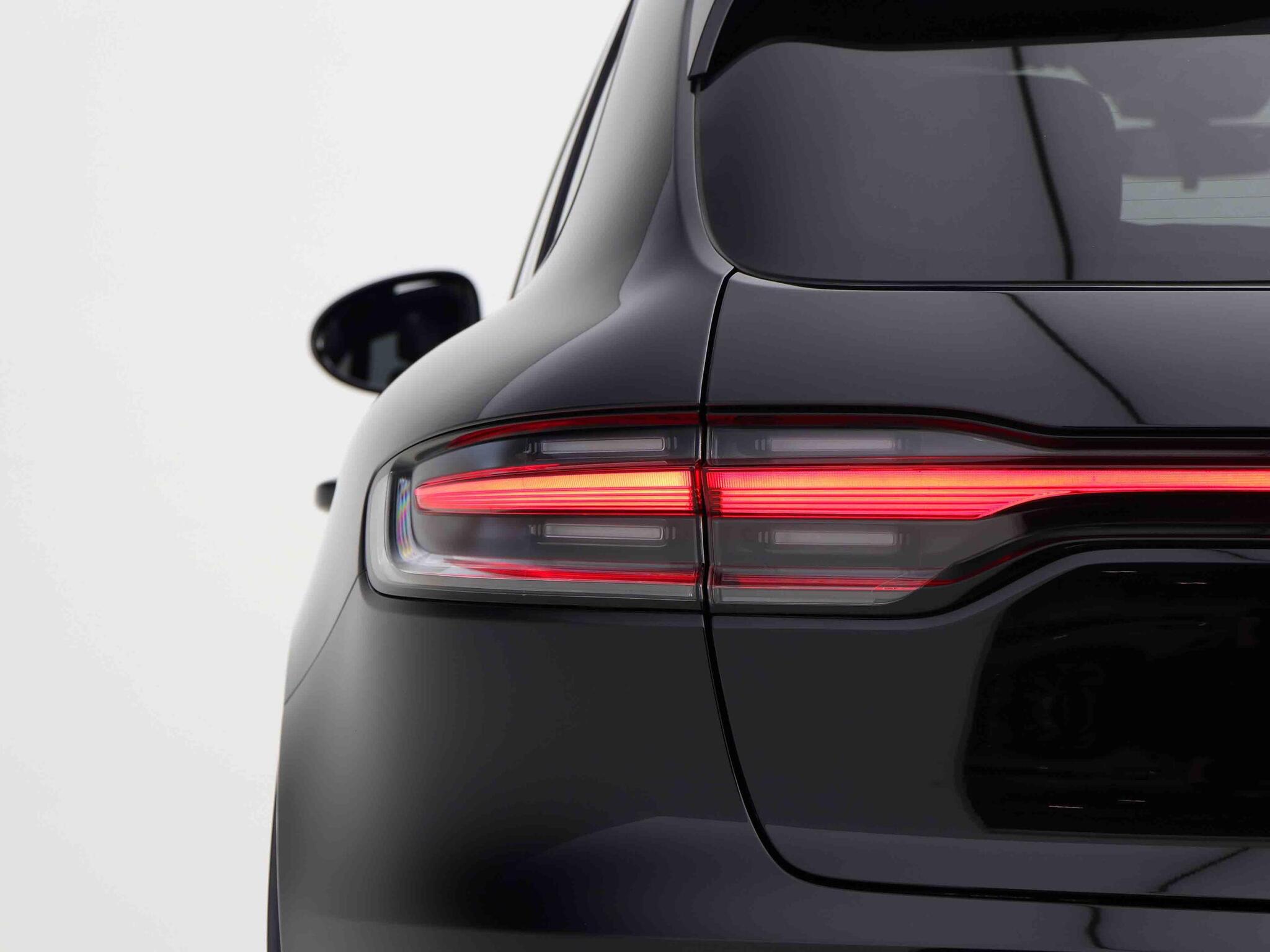 Porsche Macan view 18