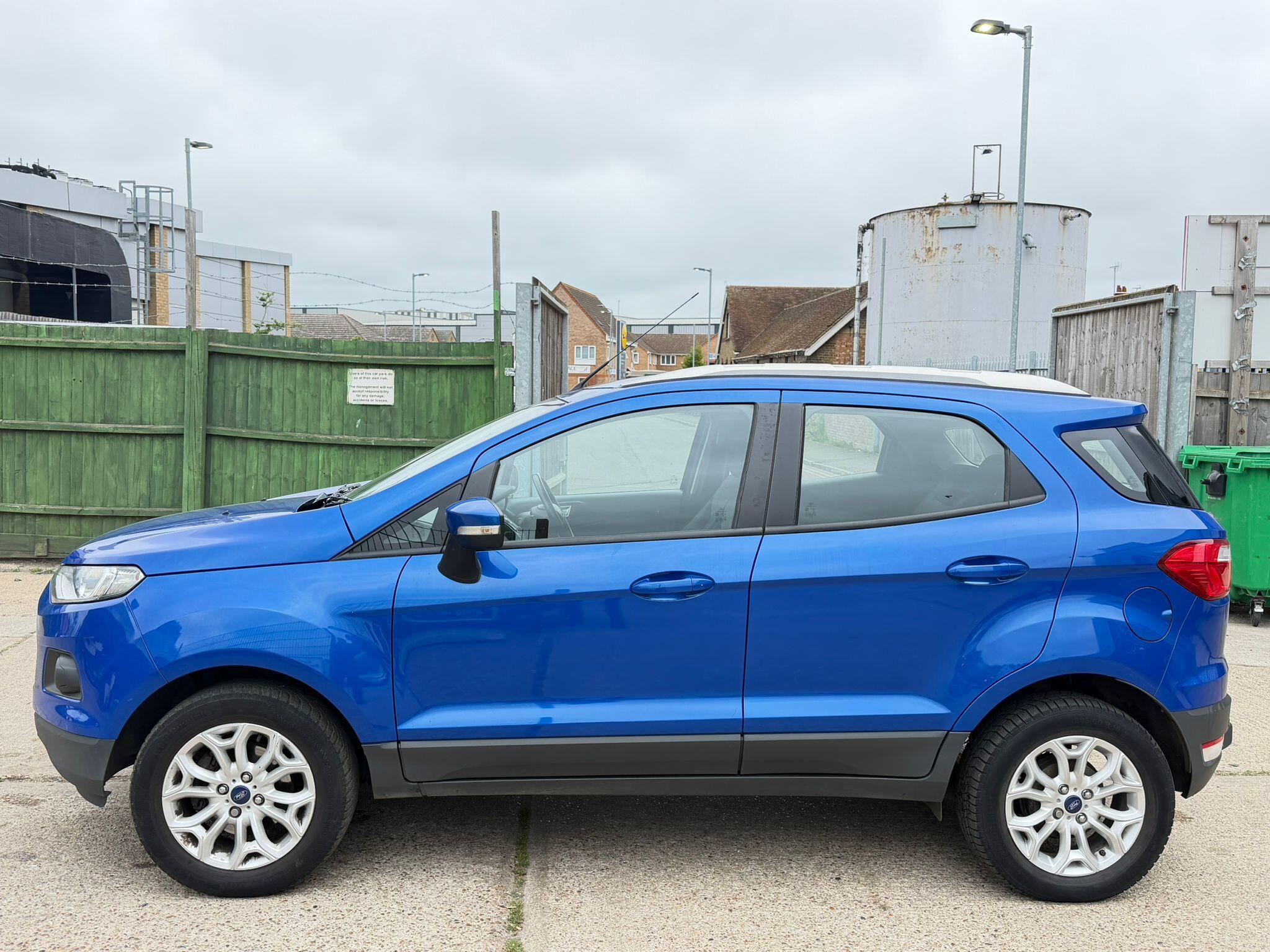 Ford Ecosport view 6