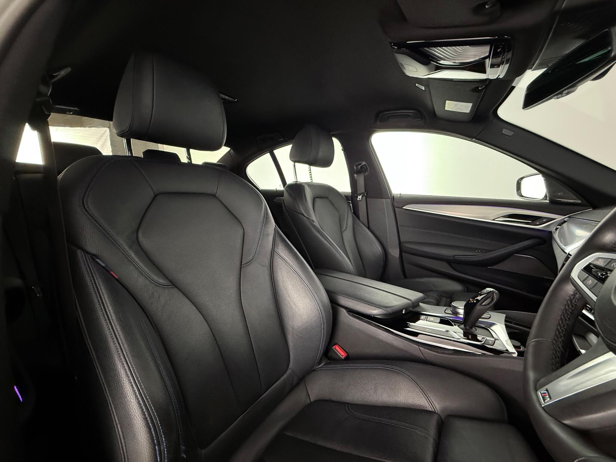 BMW 5 Series view 33